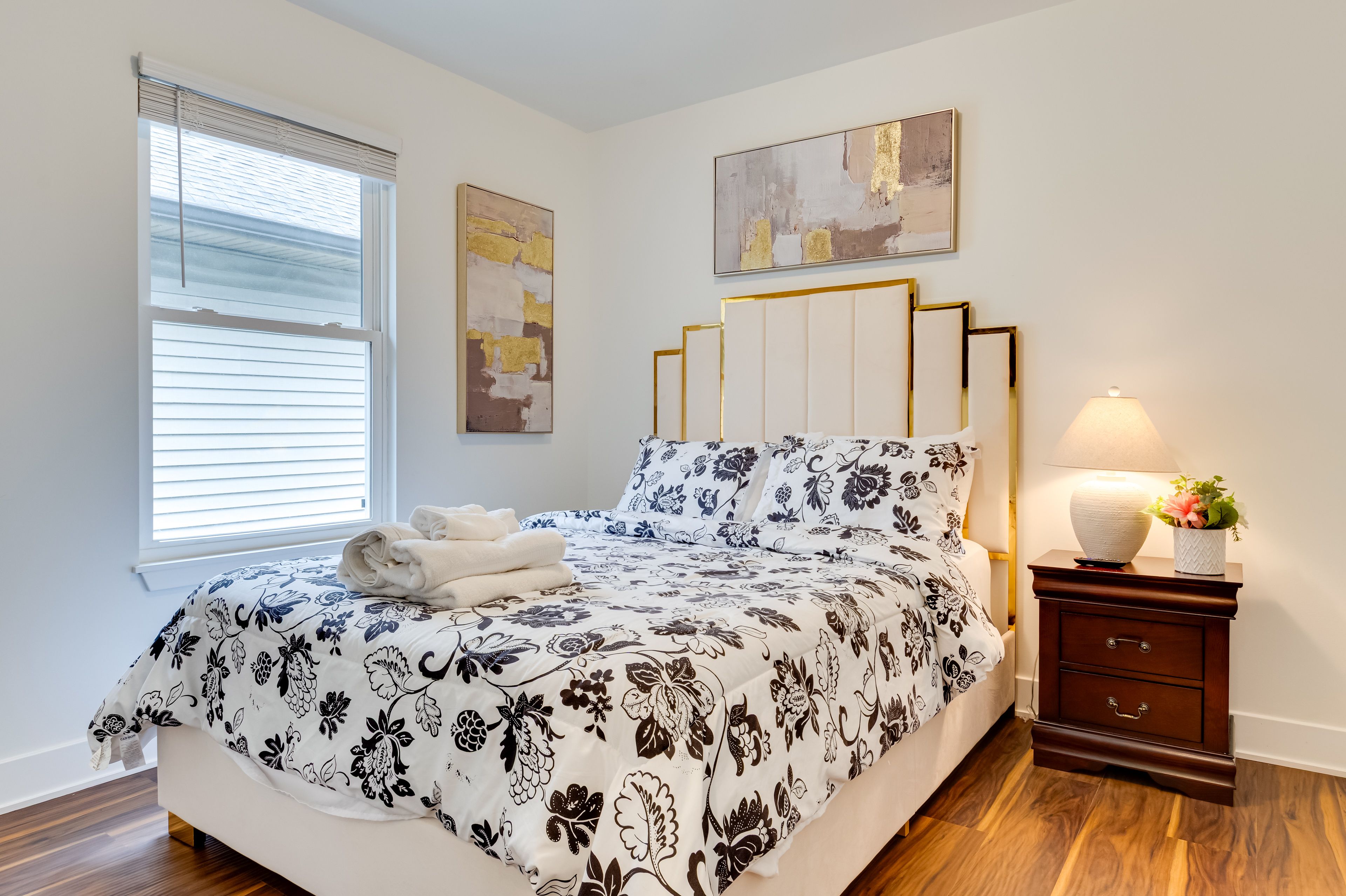 Bedroom 3 | Queen Bed | Smart TV | 2nd Floor