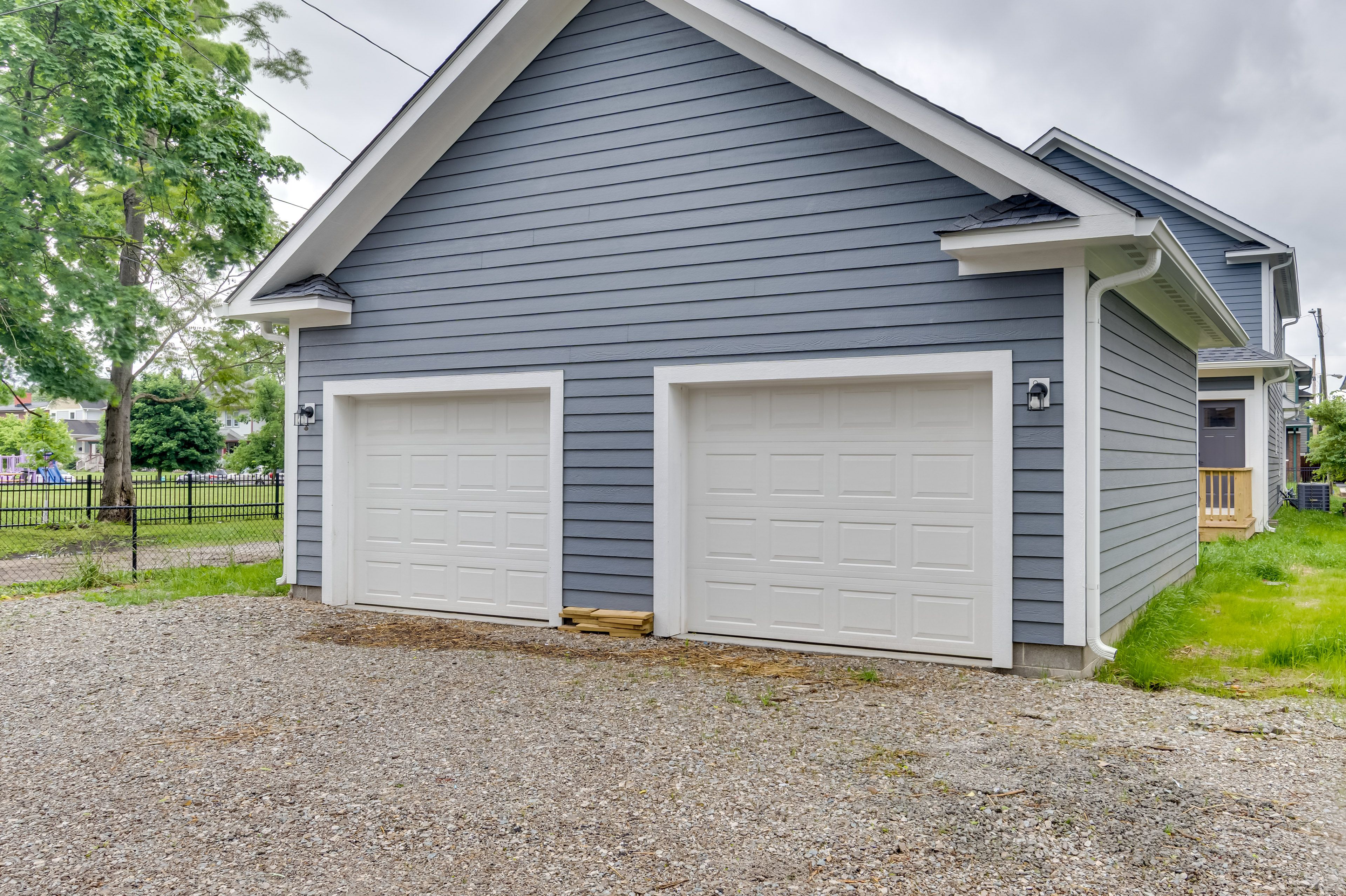 Parking | Shared Driveway (1 Vehicle) | Free Street Parking | RV/Trailer Parking