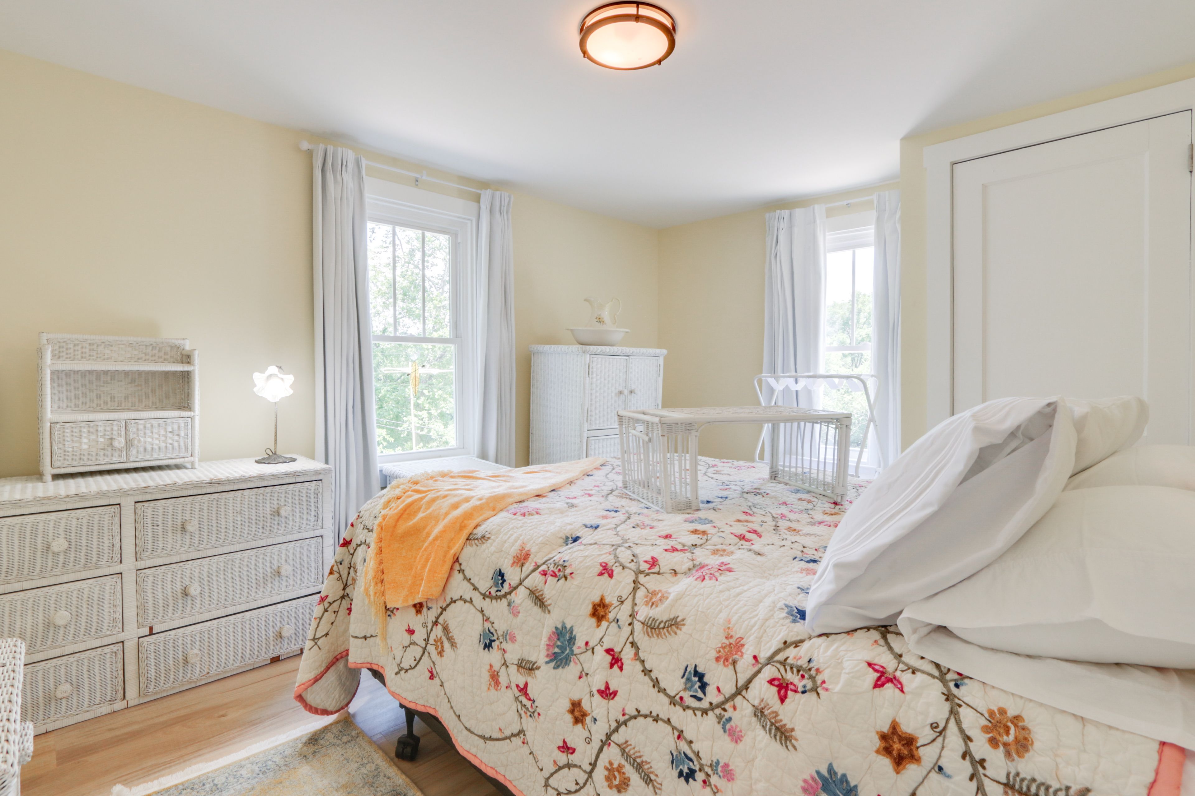 Bedroom 1 | 2nd Floor | Queen Bed