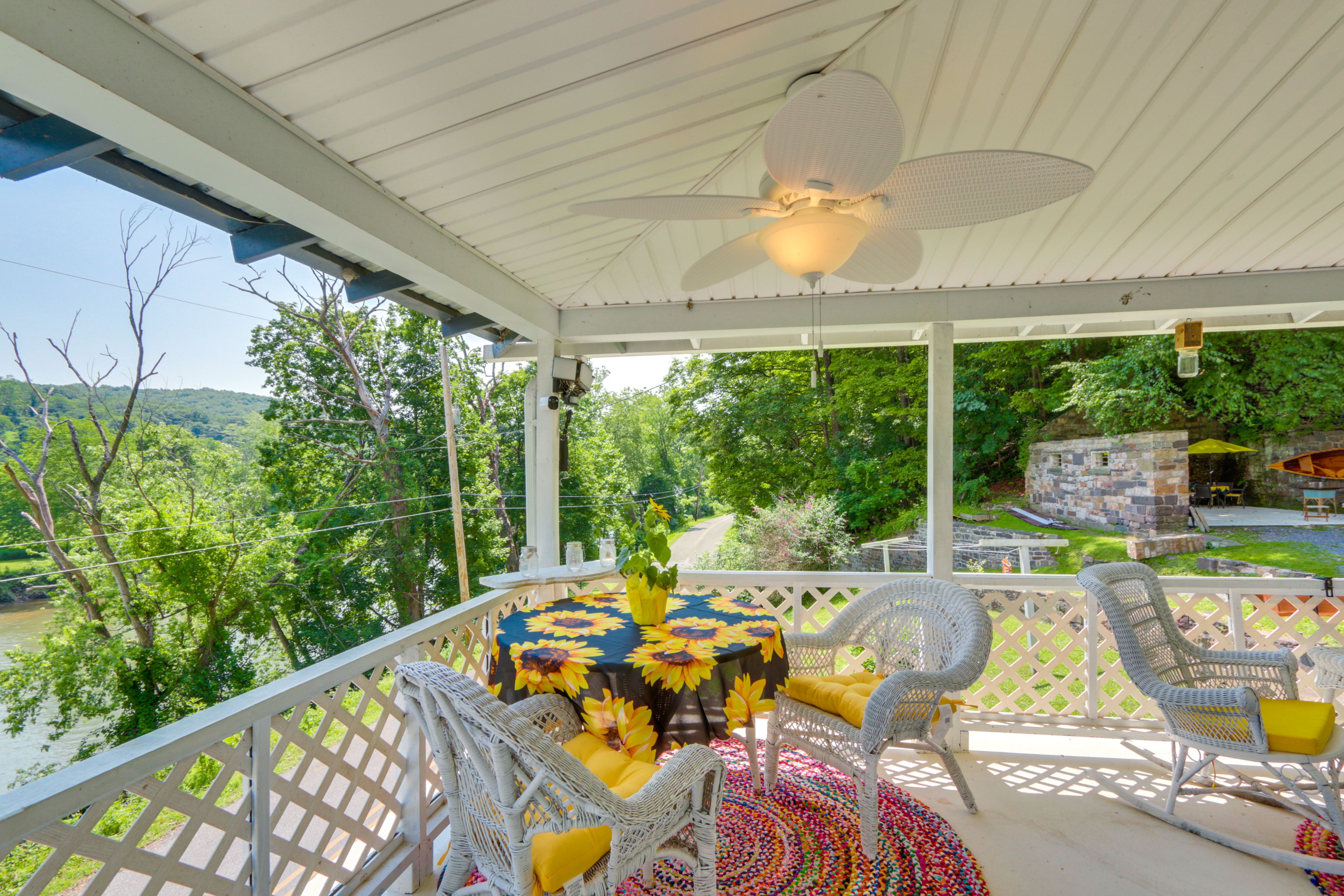 Wraparound Porch w/ Dining Table | River Views