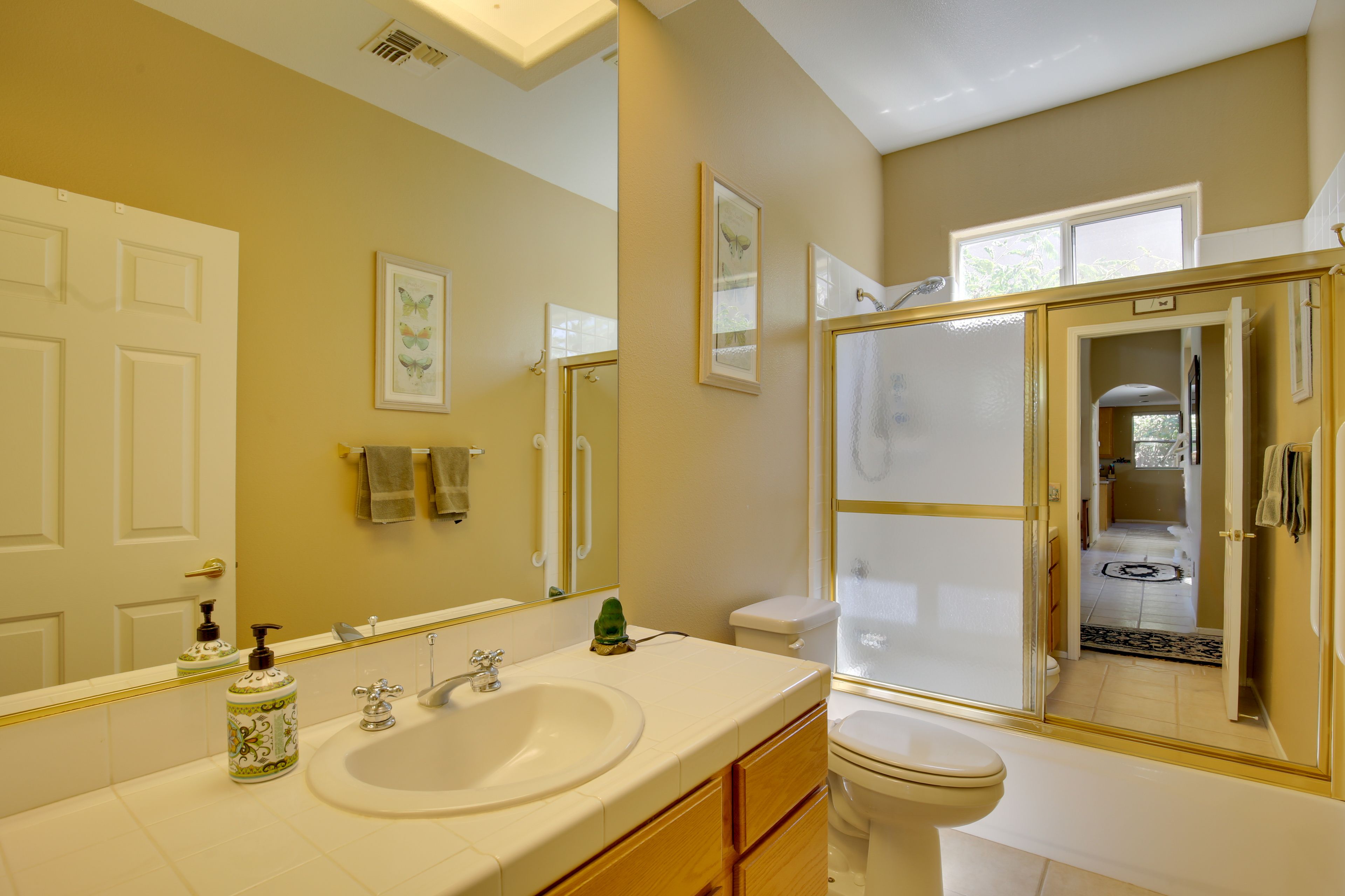 Full Bathroom
