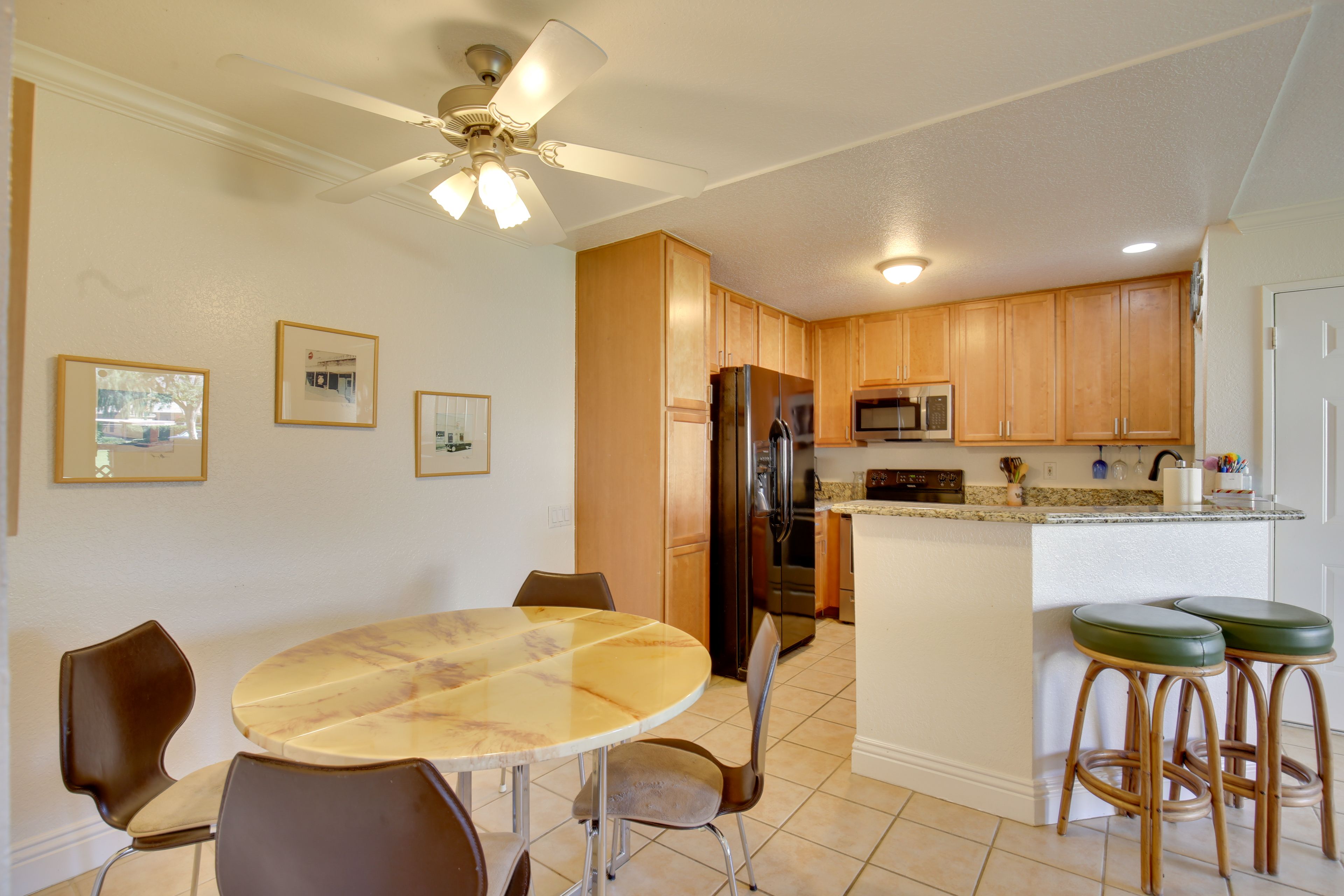 Kitchen | Dining Area