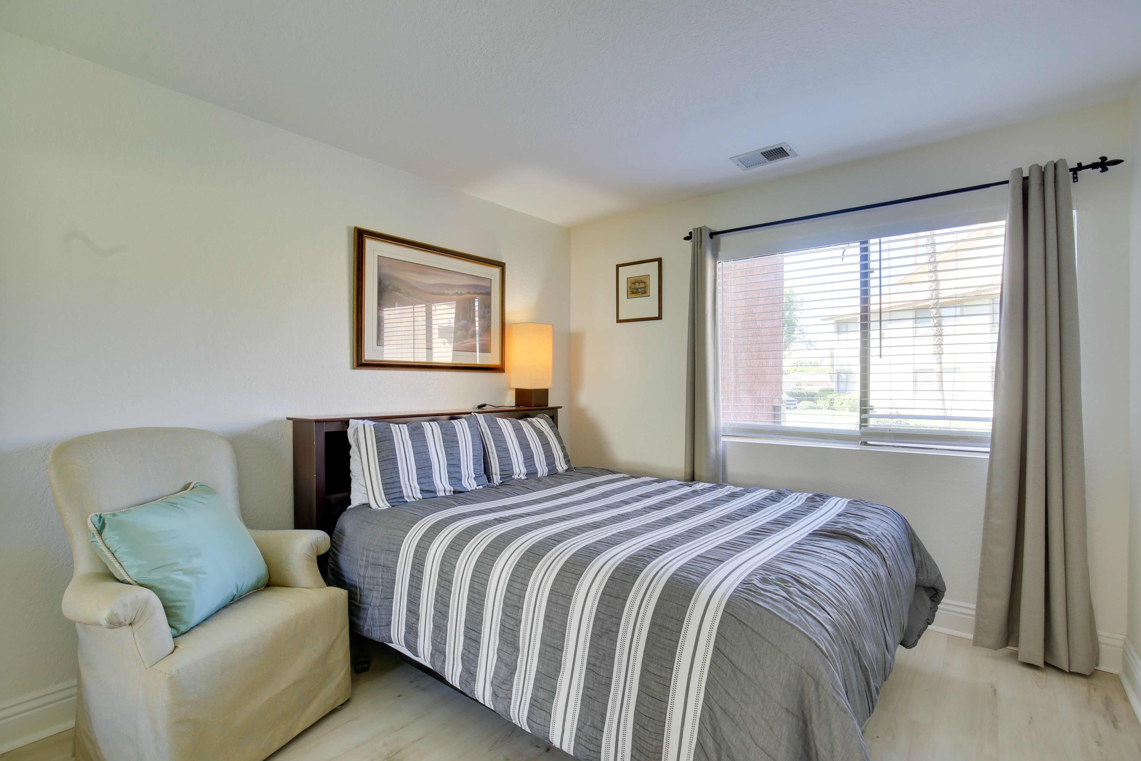Bedroom 2 | Queen Bed