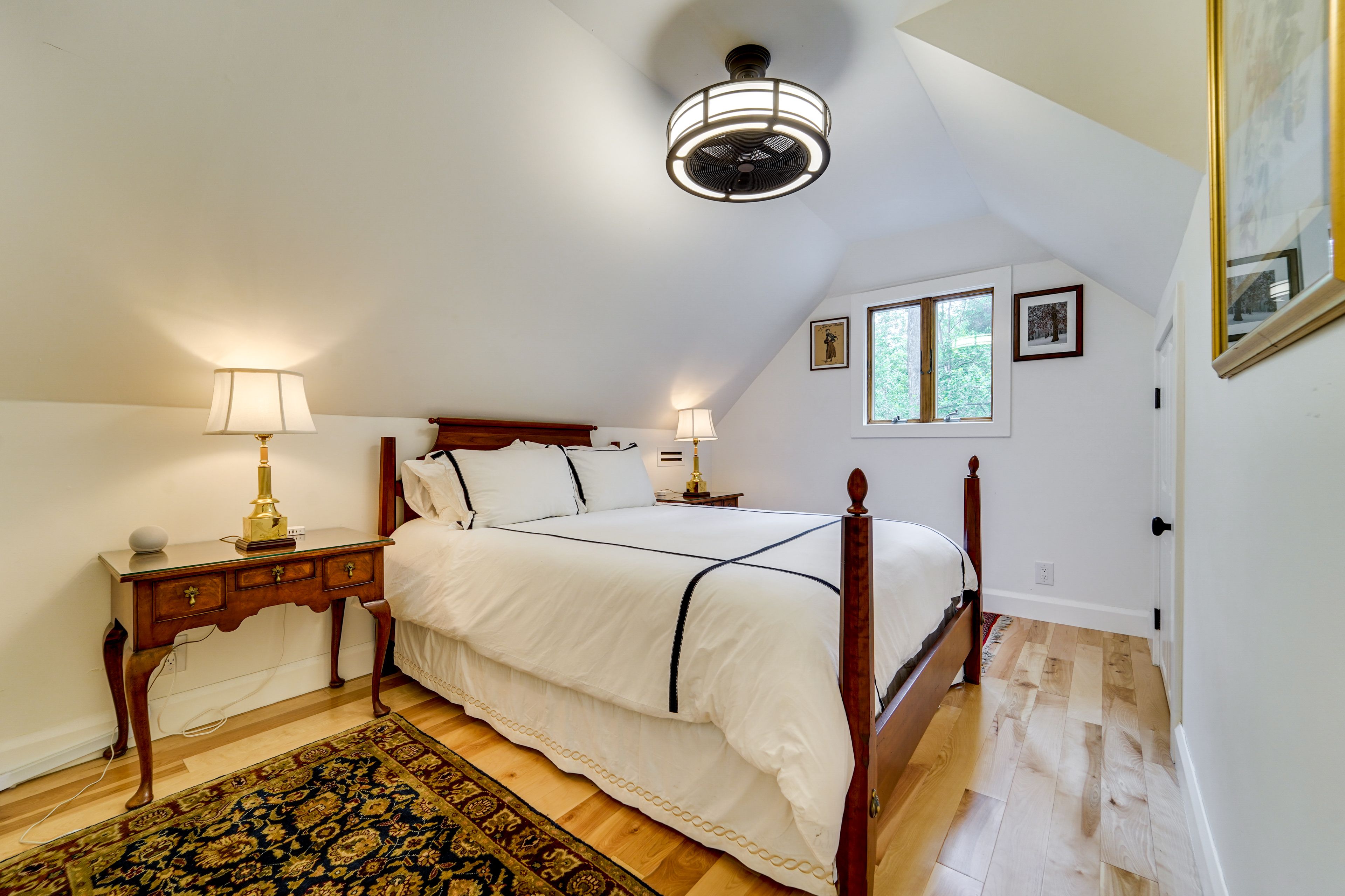 Bedroom 2 | 2nd Floor | Queen Bed