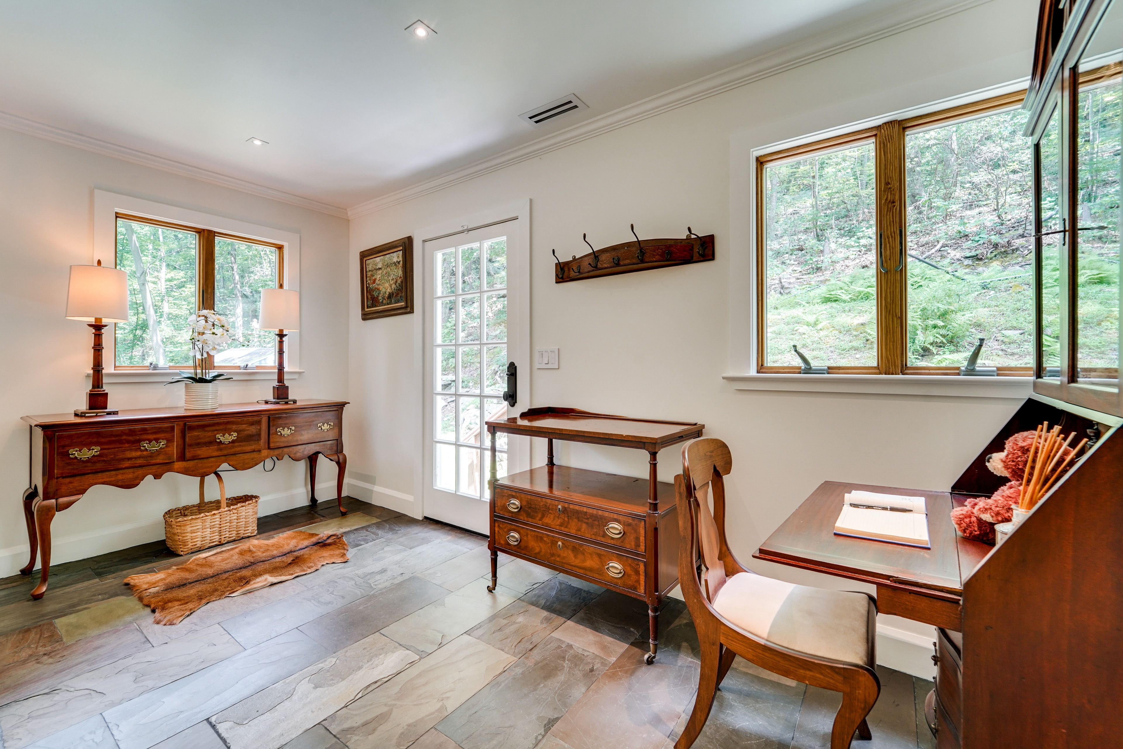 Office | 1st Floor | Free WiFi