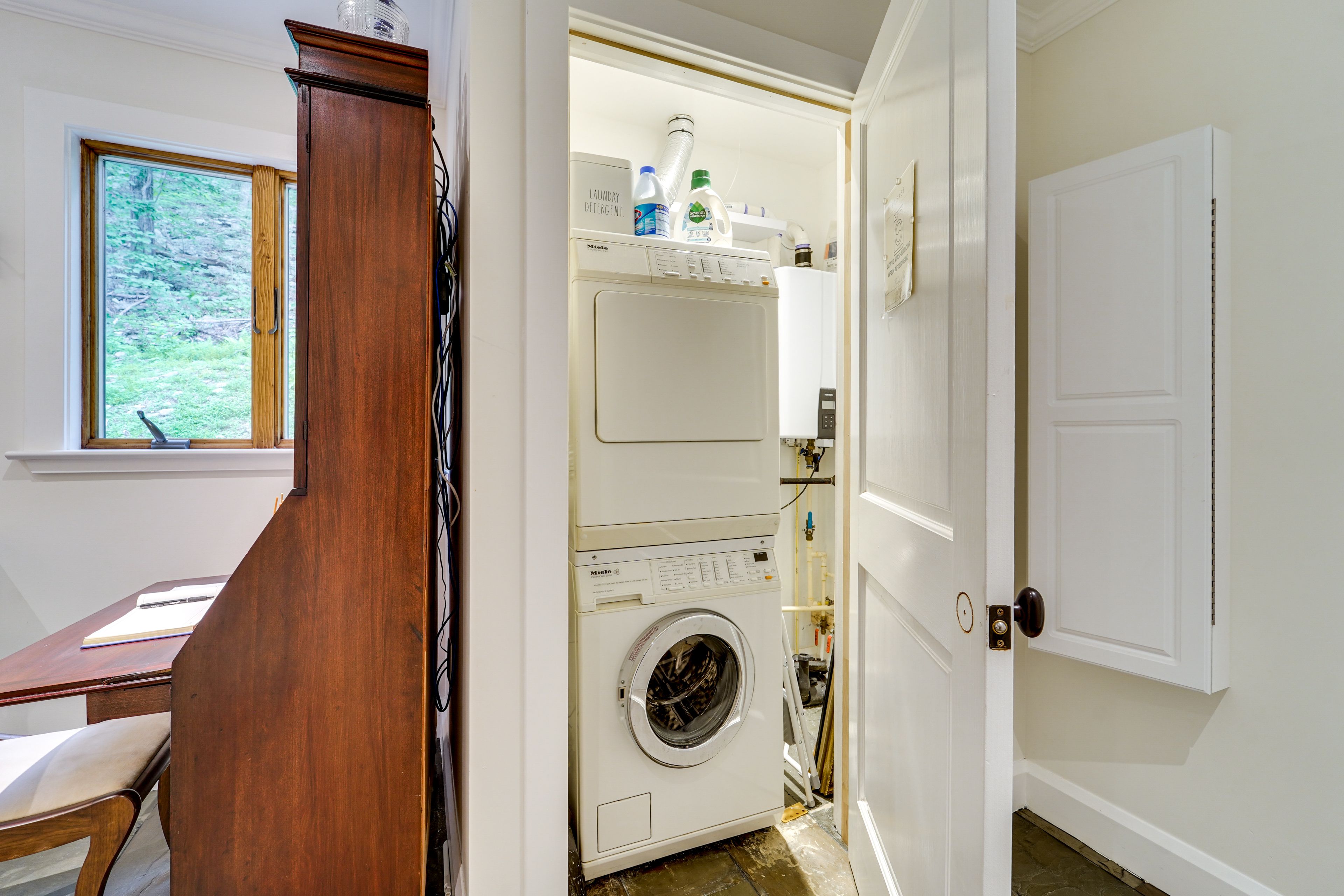 Laundry Closet | 1st Floor | Washer & Dryer