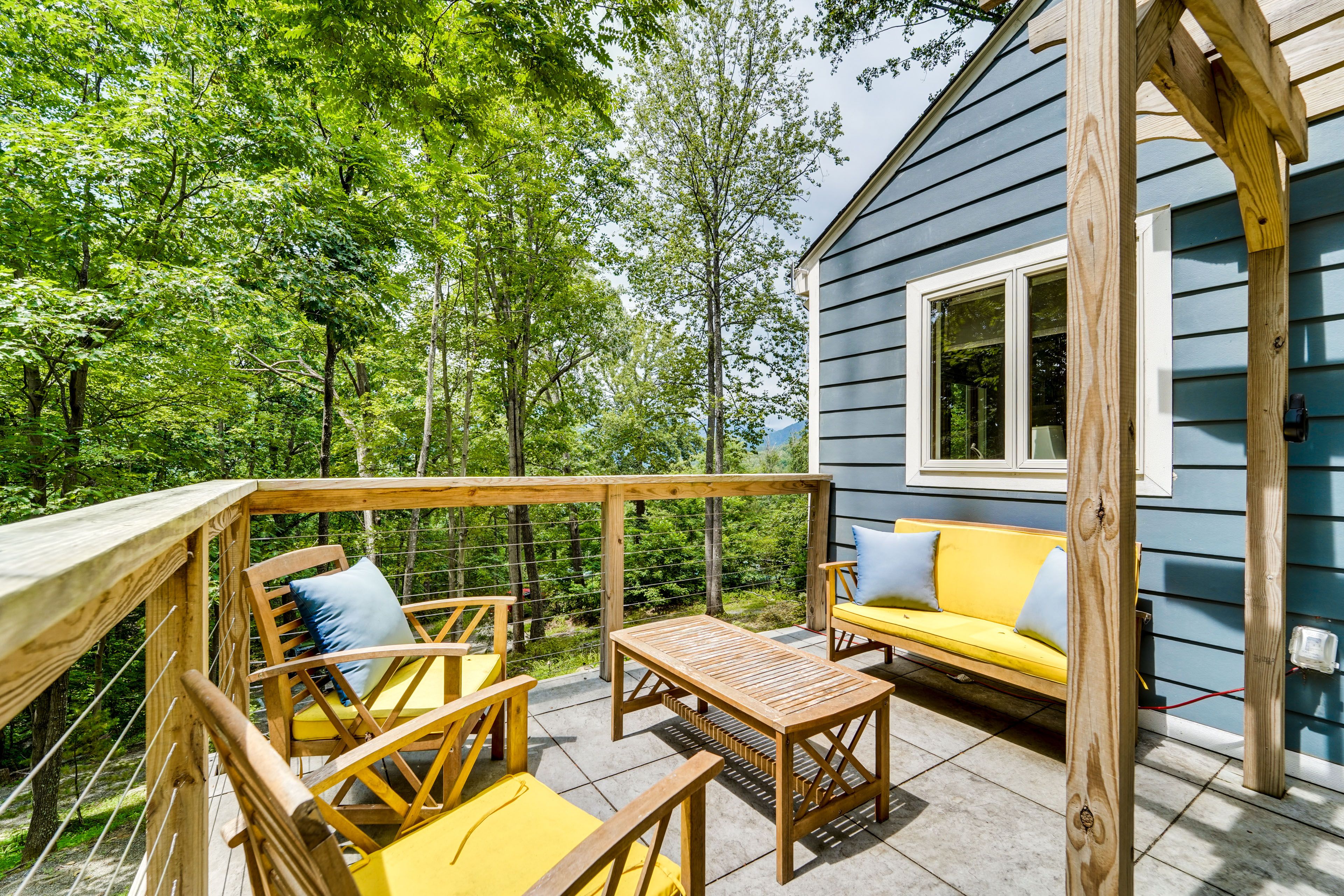 Furnished Deck | Mountain Views