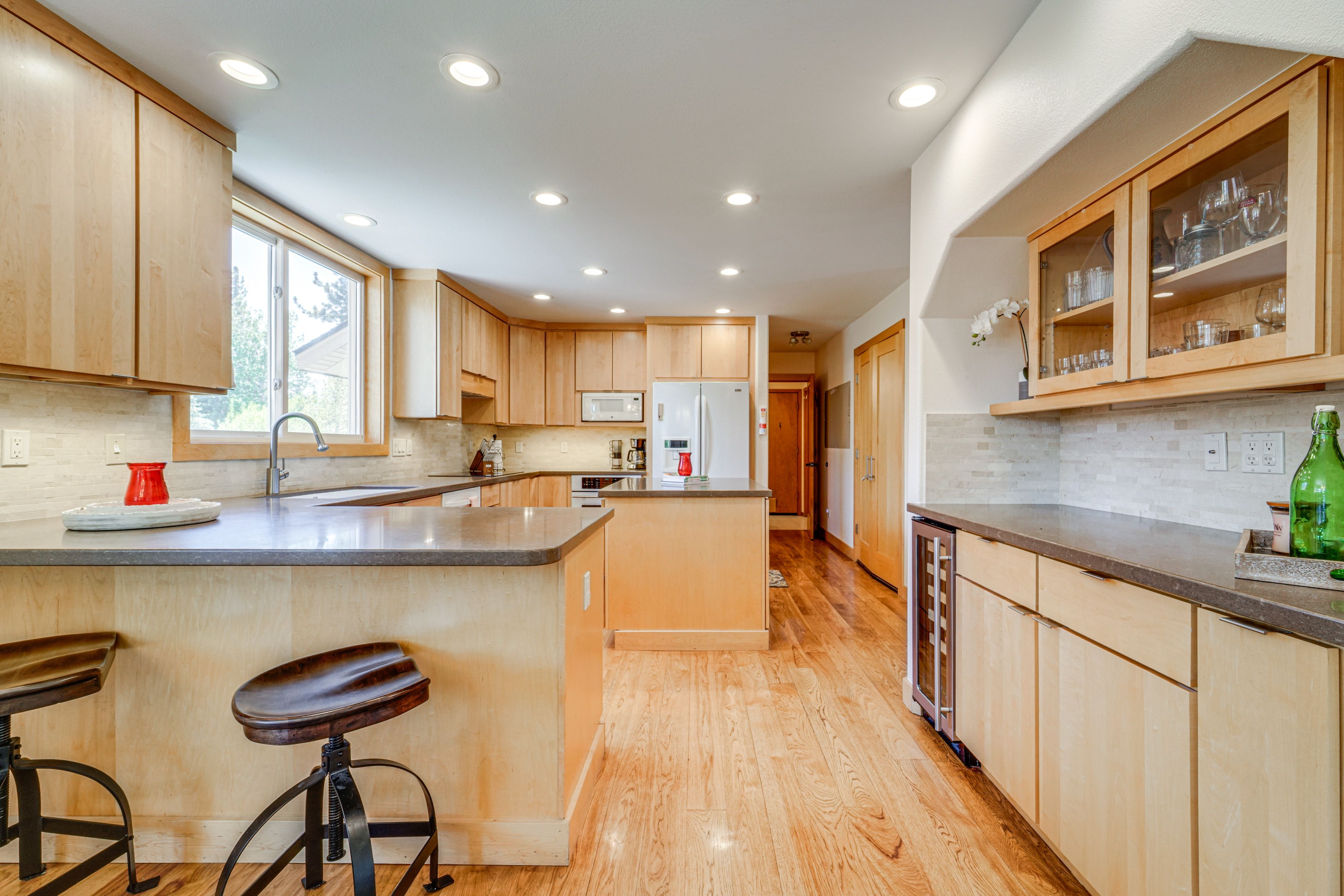 Kitchen | Dishwasher | Blender | 1st Floor