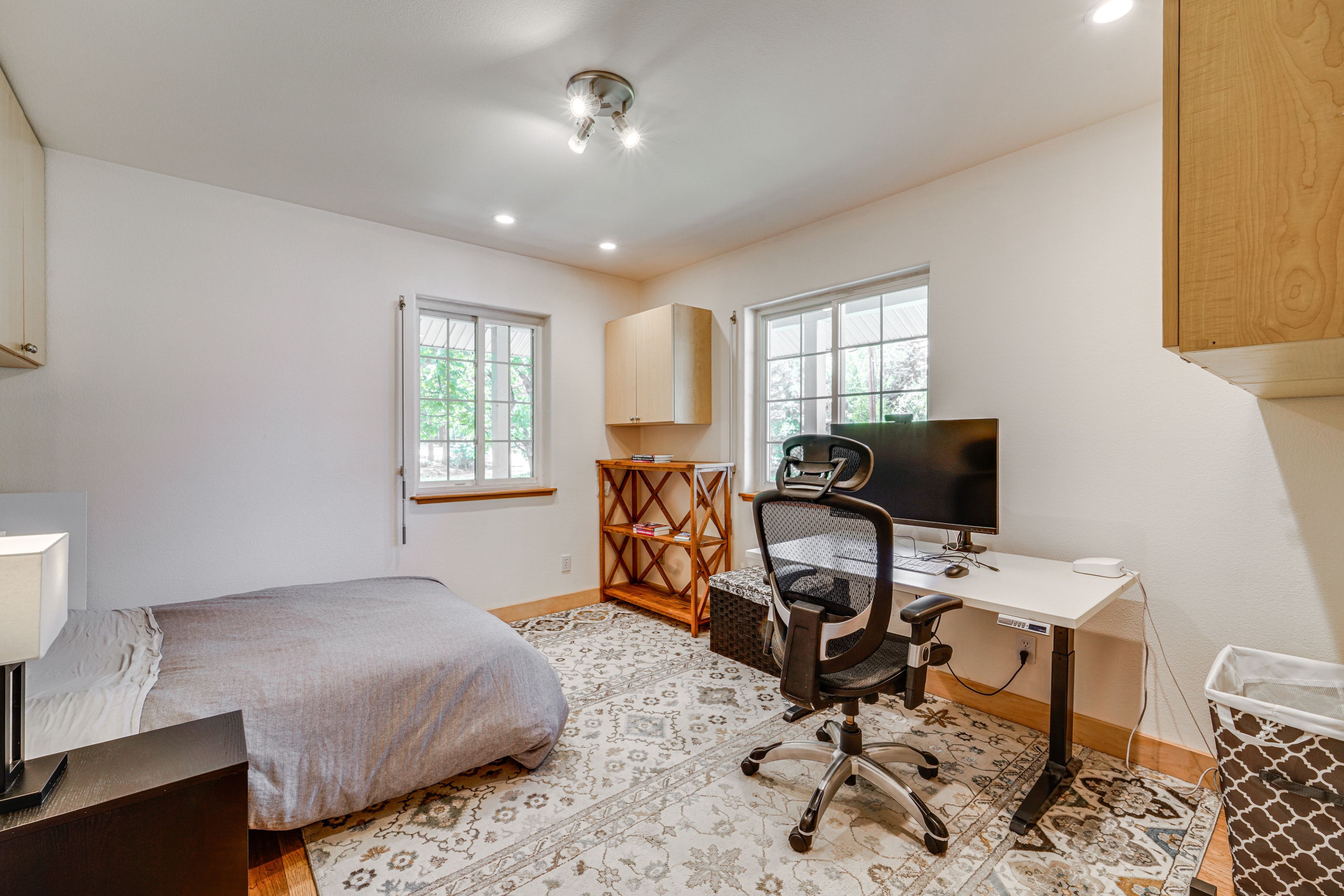 Office | Full Murphy Bed | 1st Floor