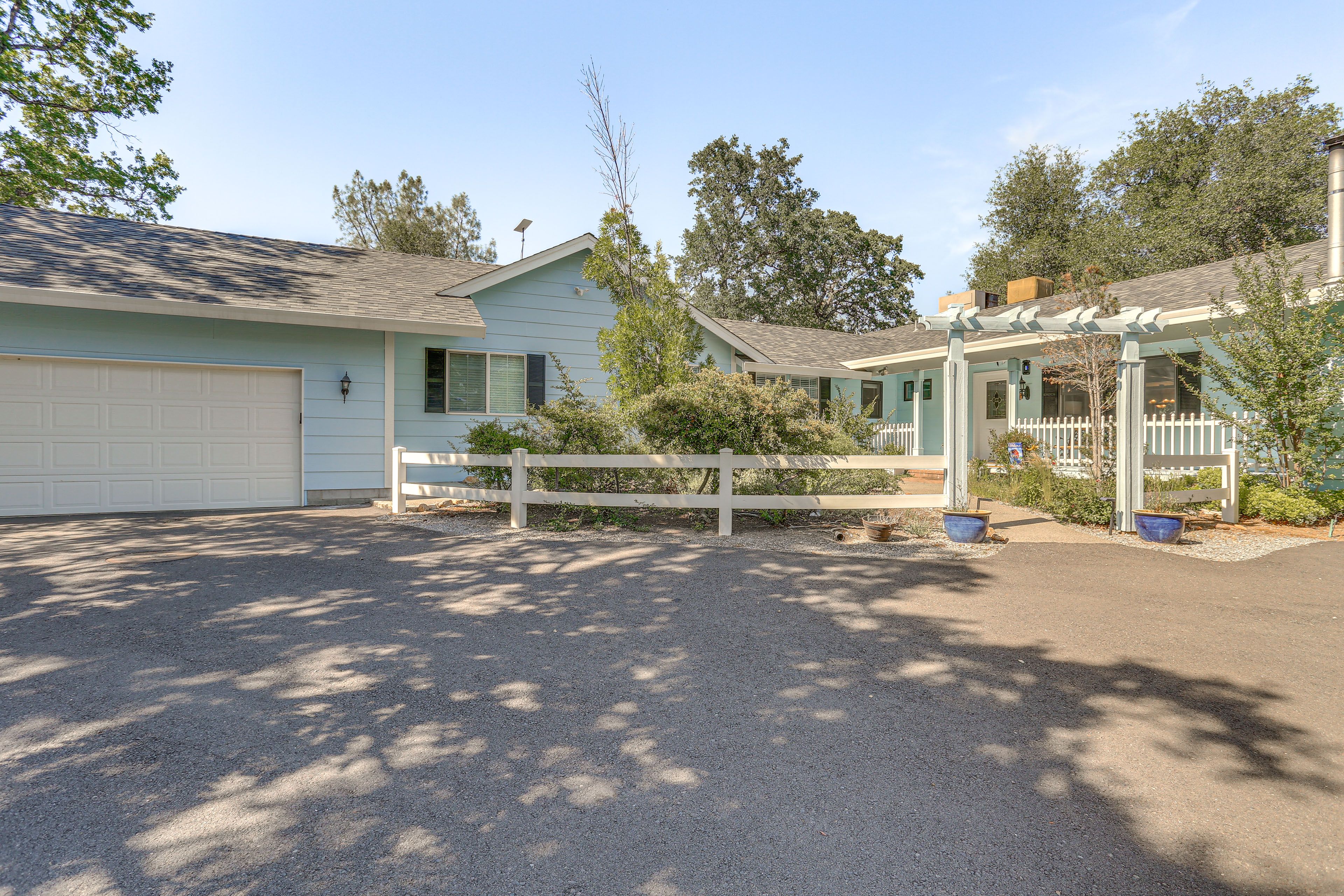 Parking | Shared Driveway (4 Vehicles) | RV/Trailer Parking