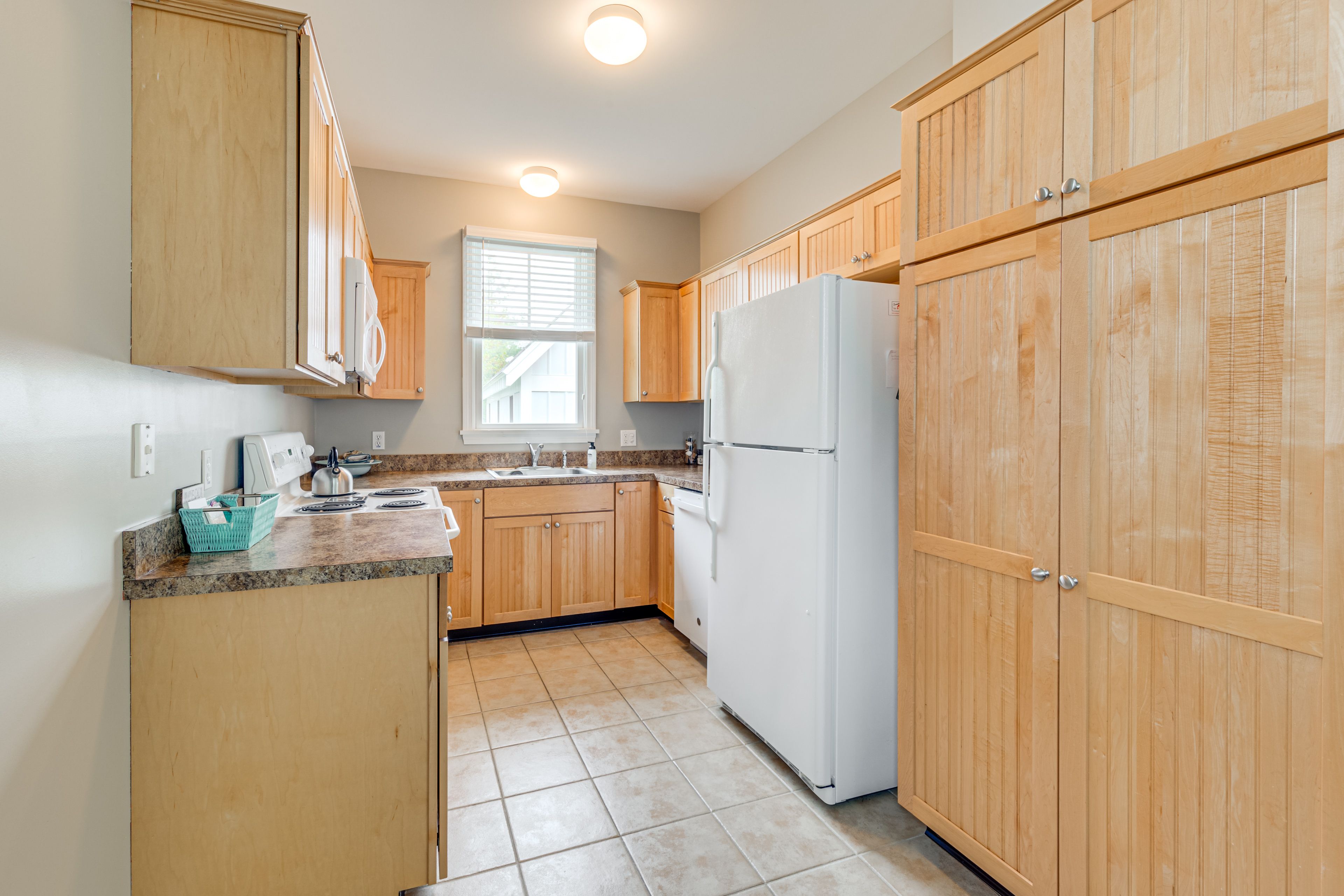 Kitchen | Cooking Basics | Drip Coffee Maker | Toaster | Blender