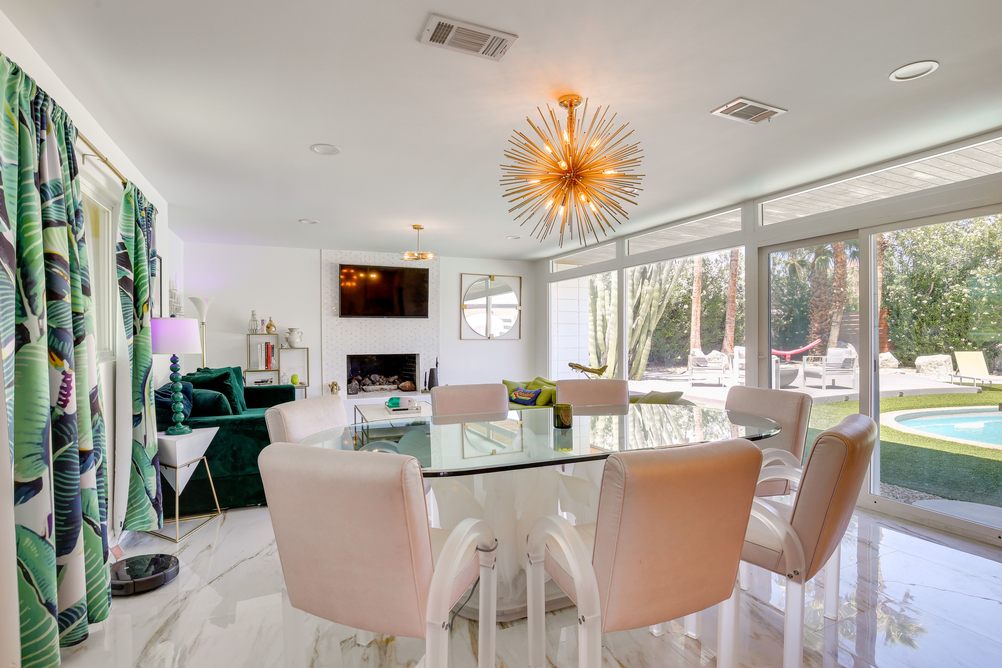 Dining Area | Open Floor Plan