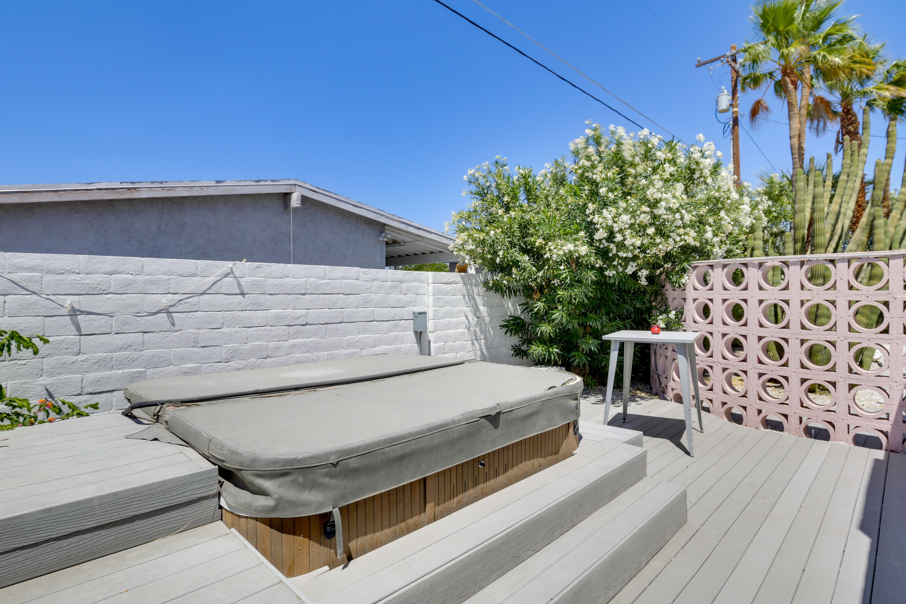 Deck | Hot Tub | Gas Fire Pit w/ Seating | Hammock