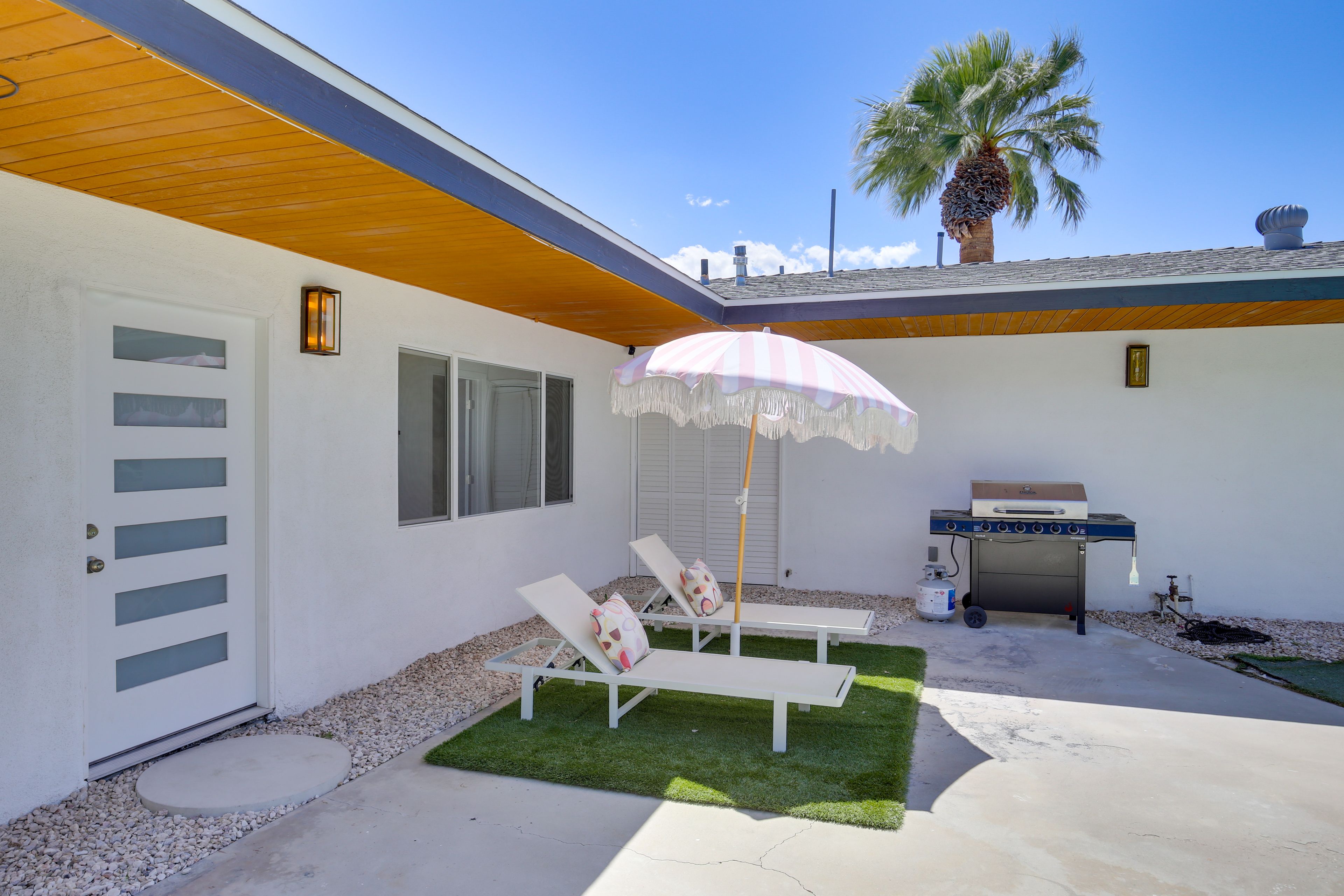 Patio | Gas Grill | Lounge Chairs
