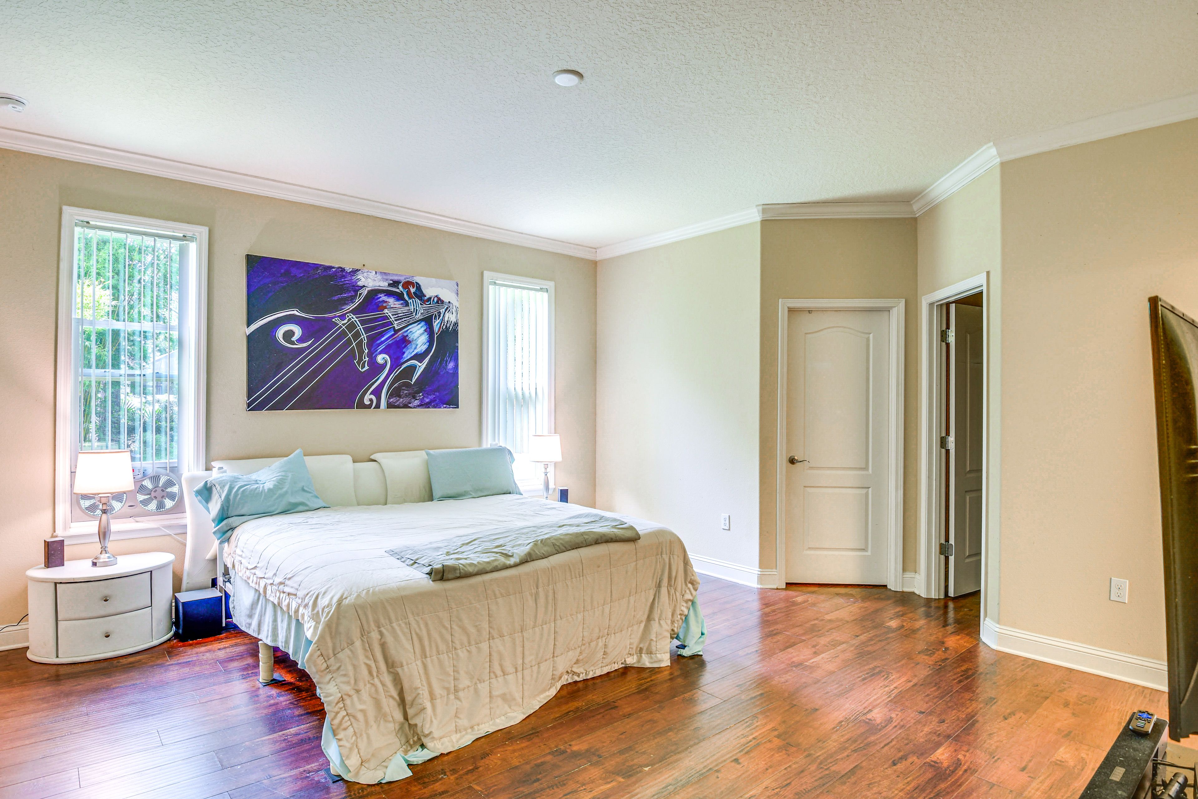 Bedroom 1 | King Bed