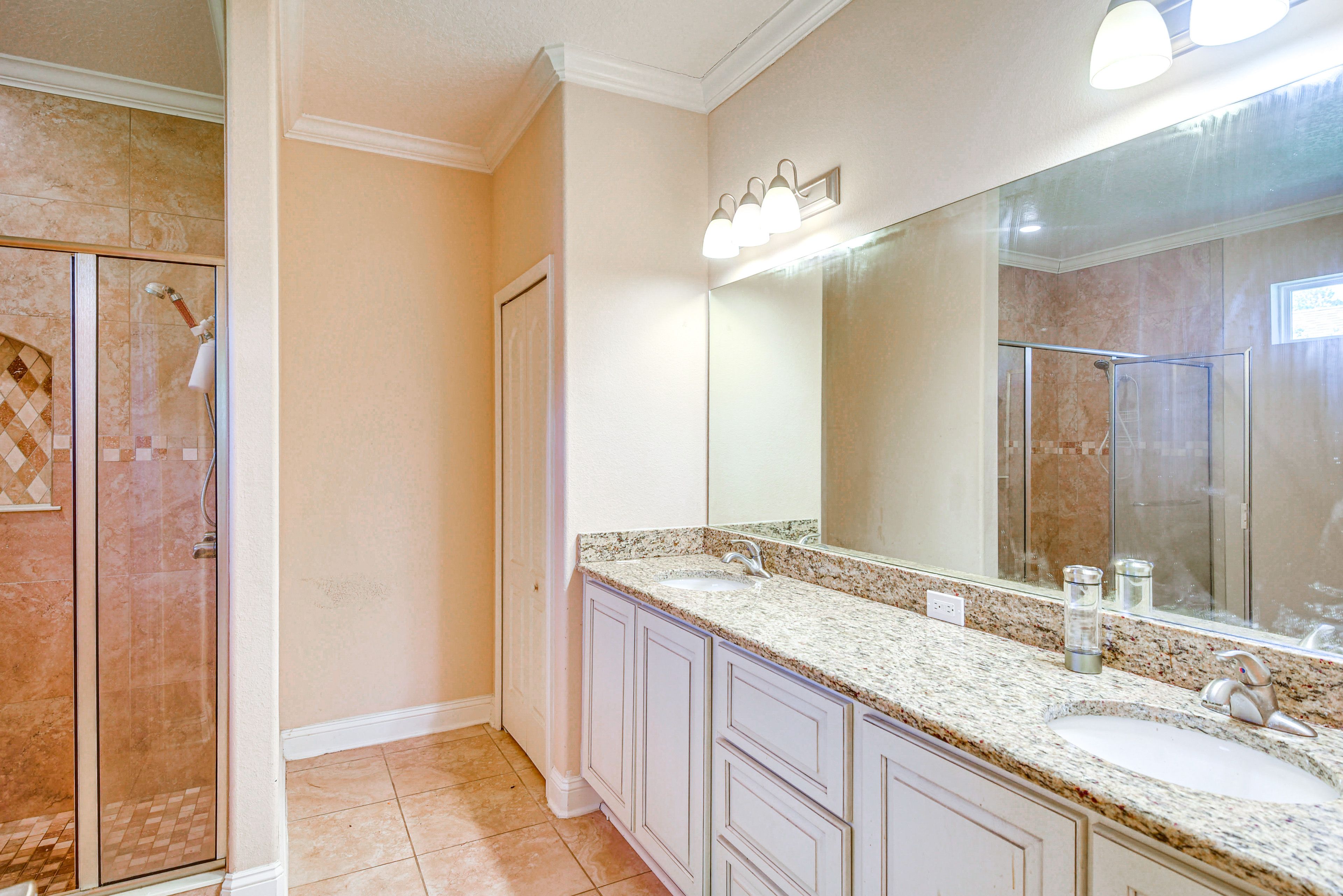 En-Suite Bathroom