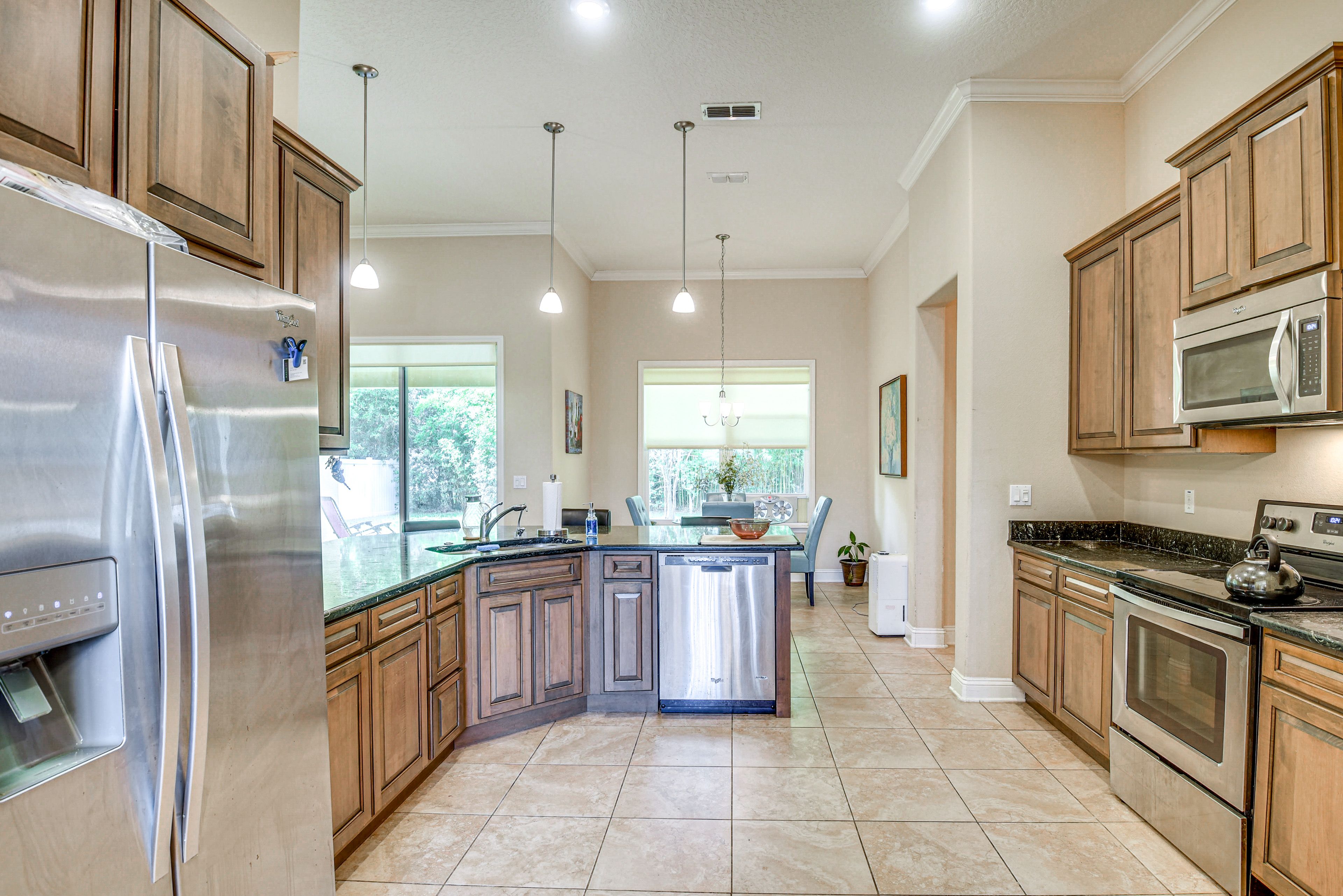Kitchen | Dining Table | Trash Bags & Paper Towels