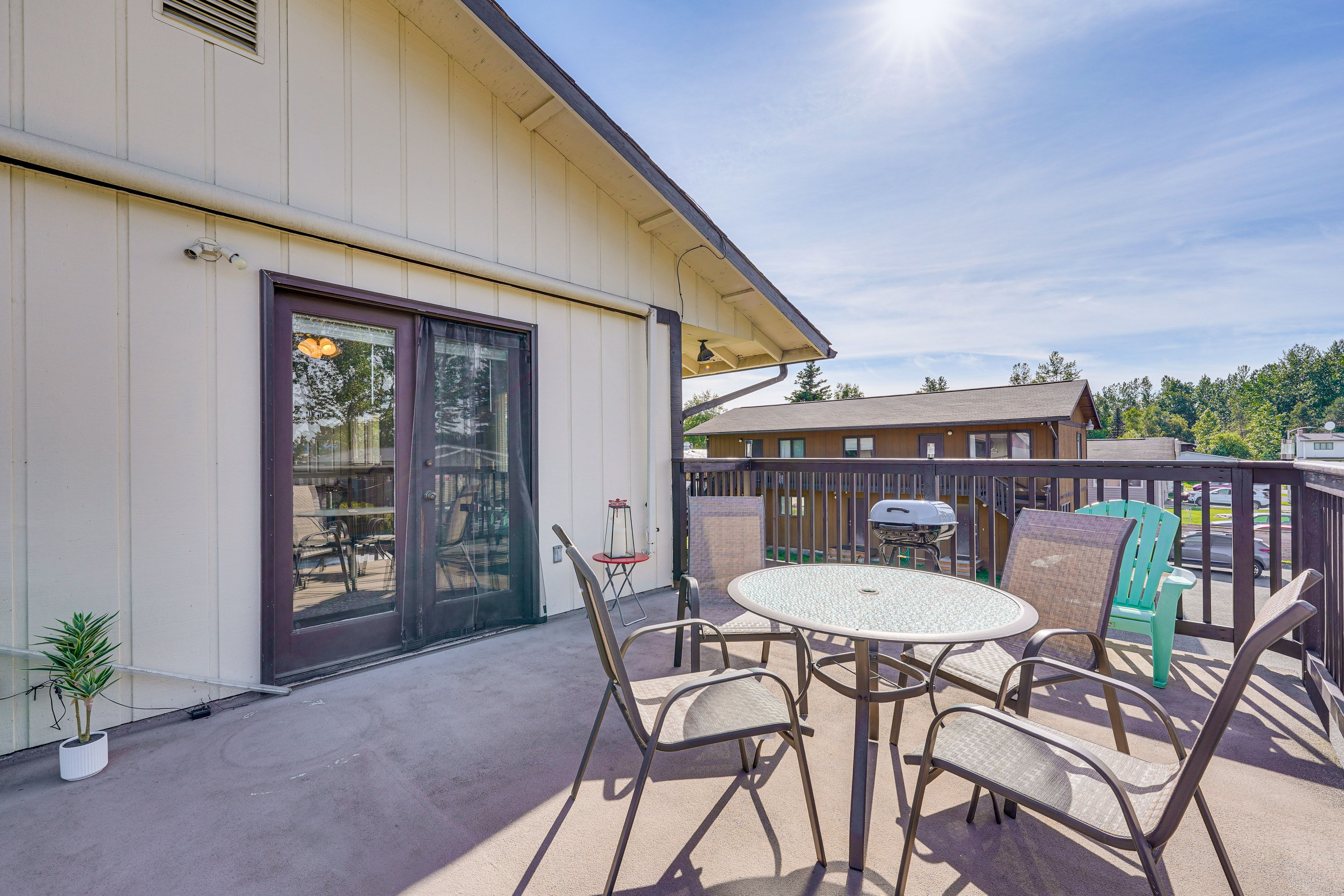 Elevated Deck | Charcoal Grill