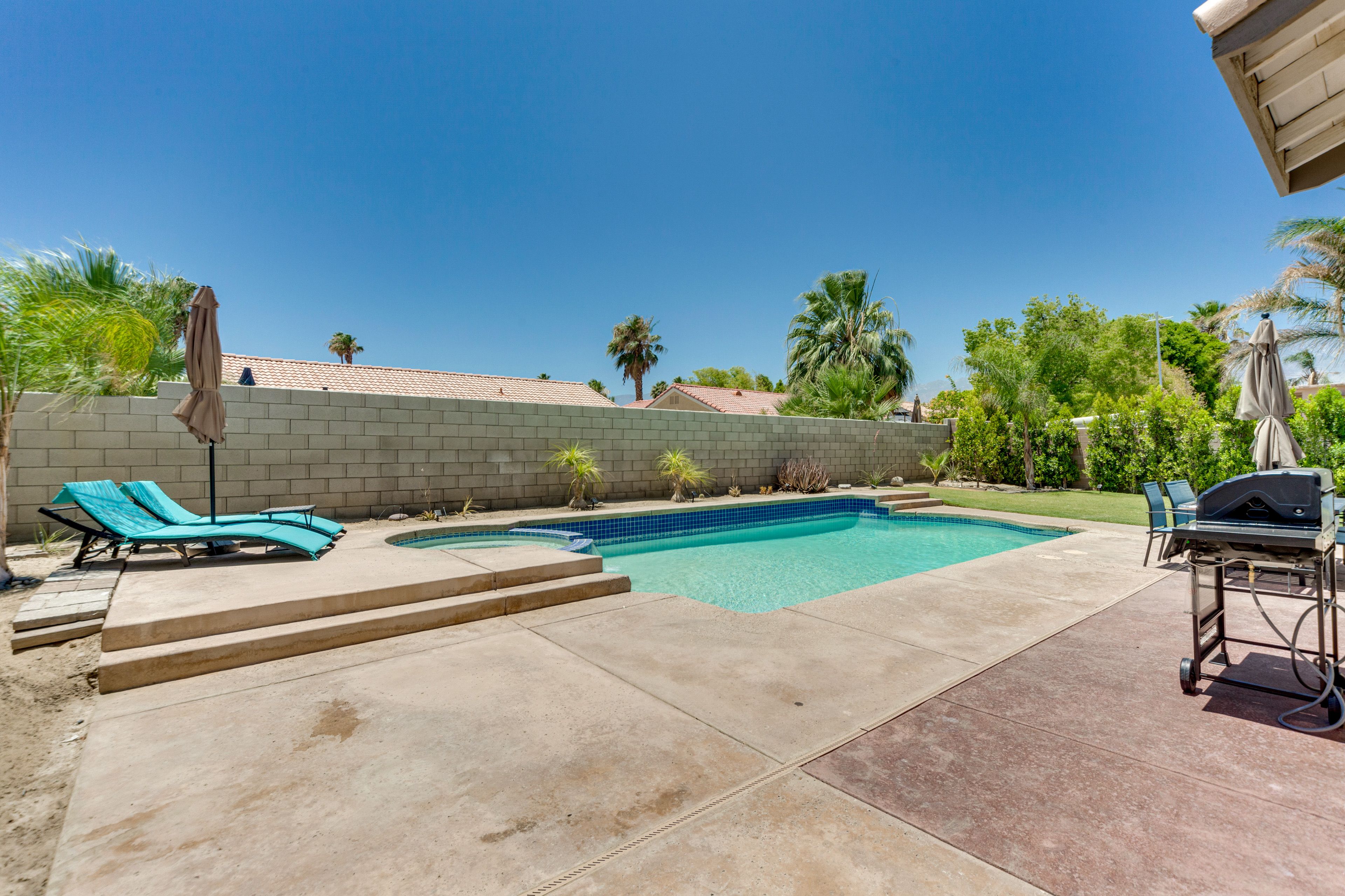 Private Pool (Heated Upon Request) | Private Hot Tub | Pool Toys