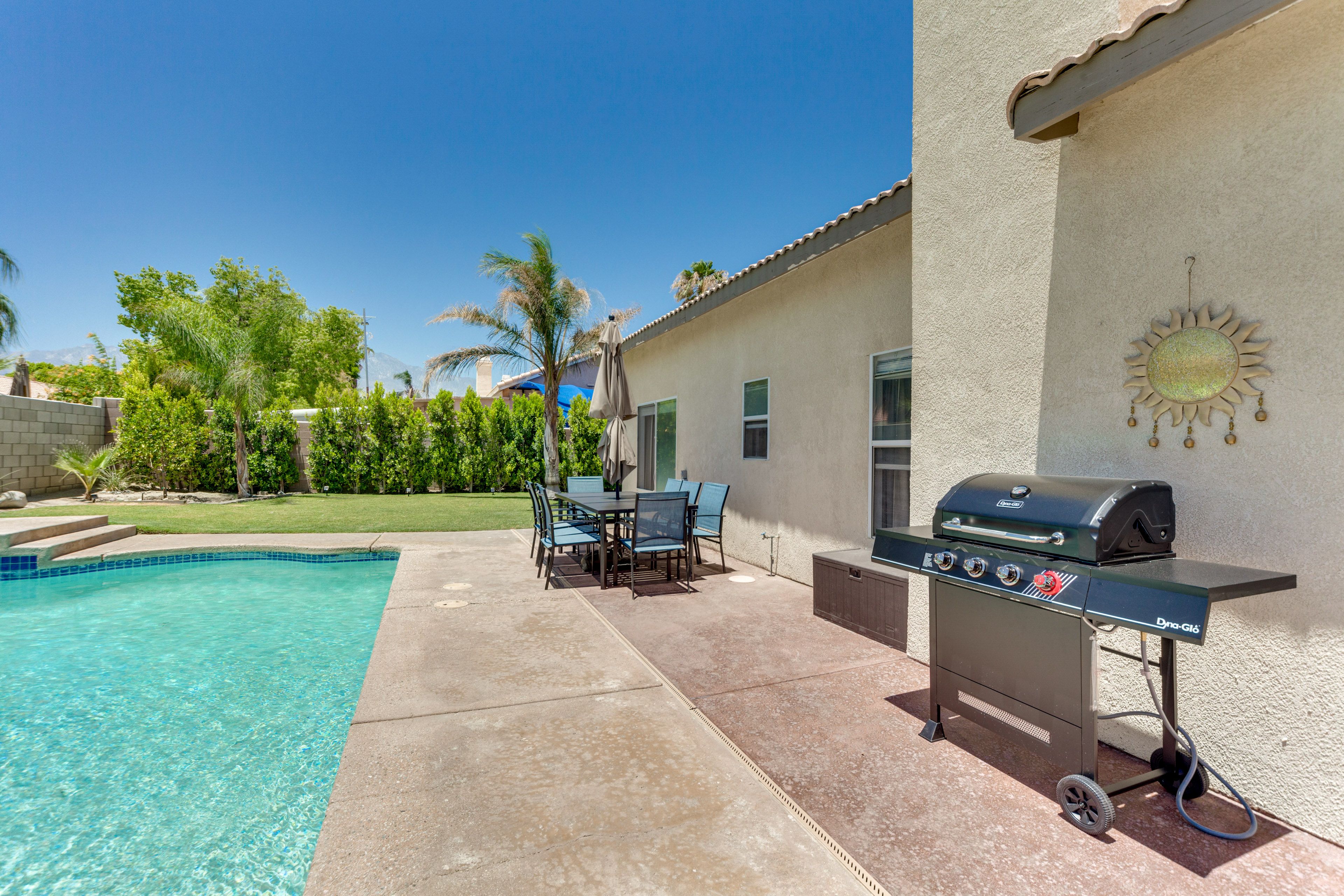 Patio | Gas Grill | Outdoor Dining Area