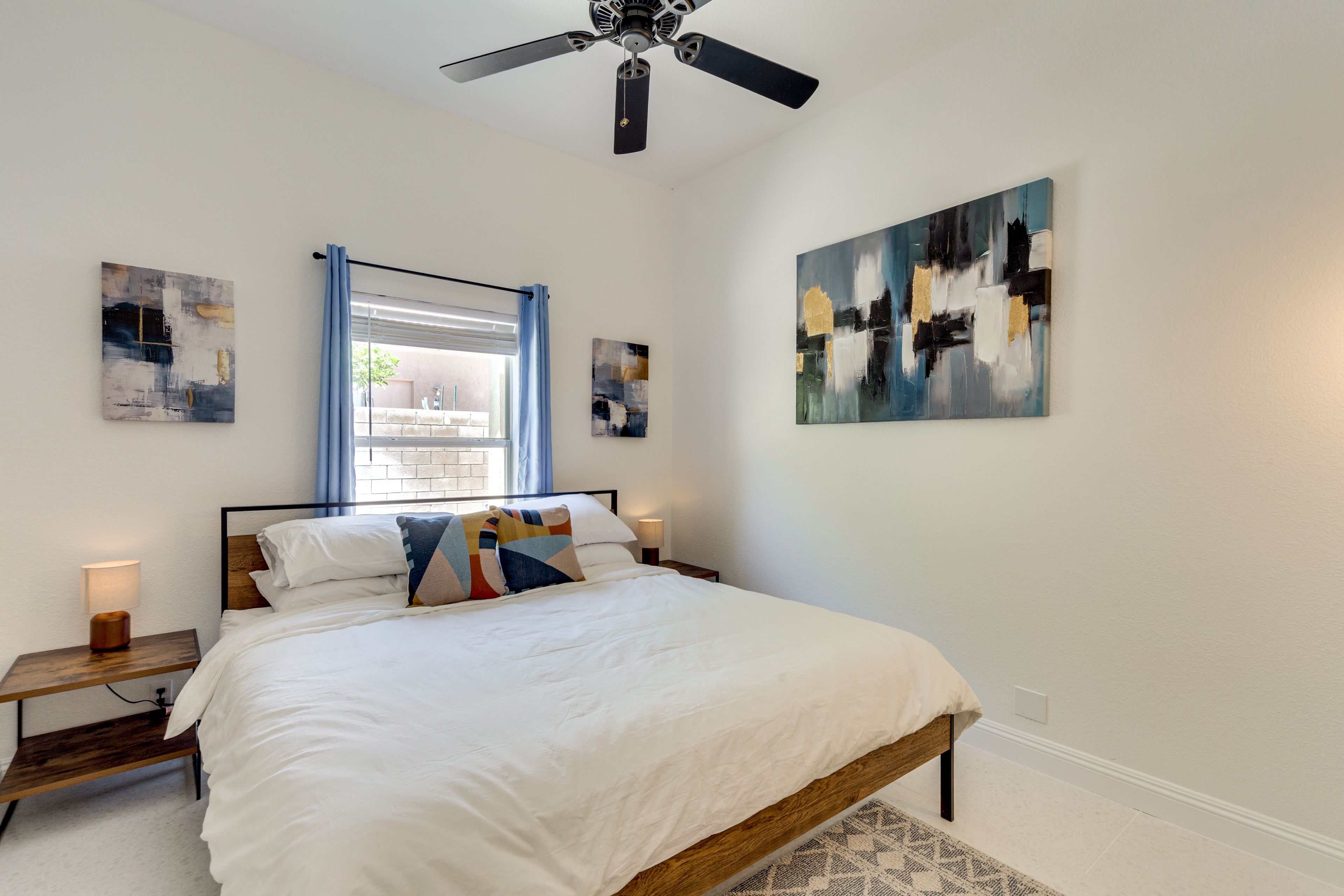 Bedroom 2 | King Bed