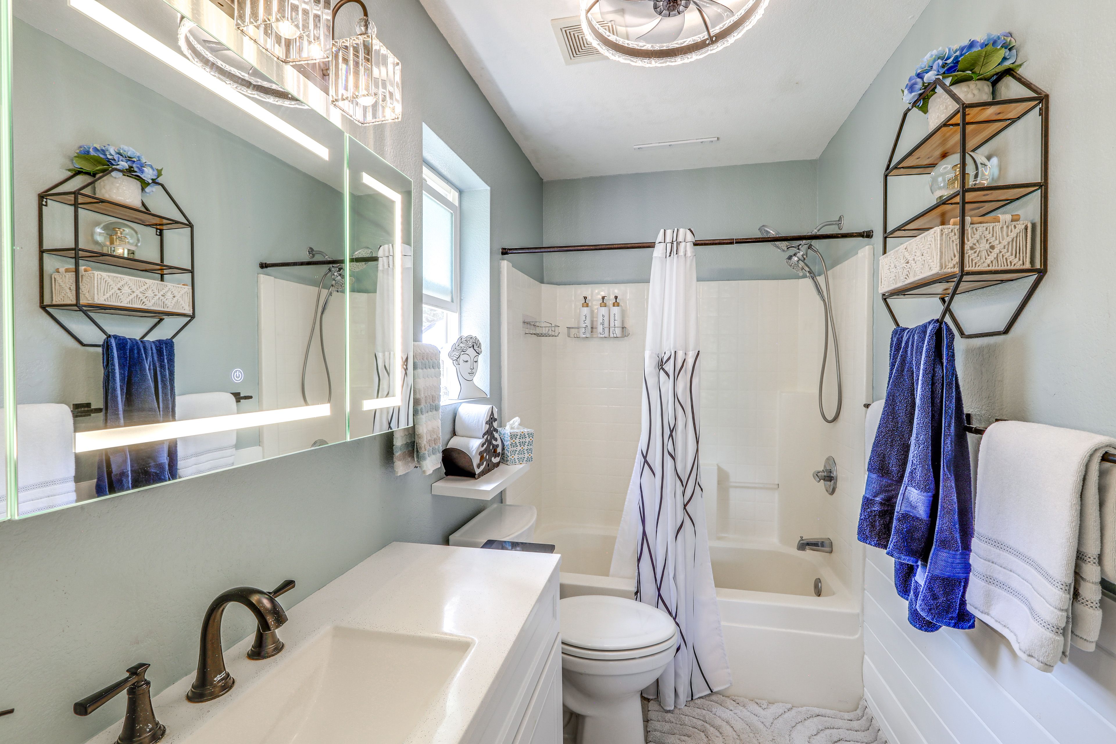 En-Suite Bathroom | 1st Floor | Towels Provided