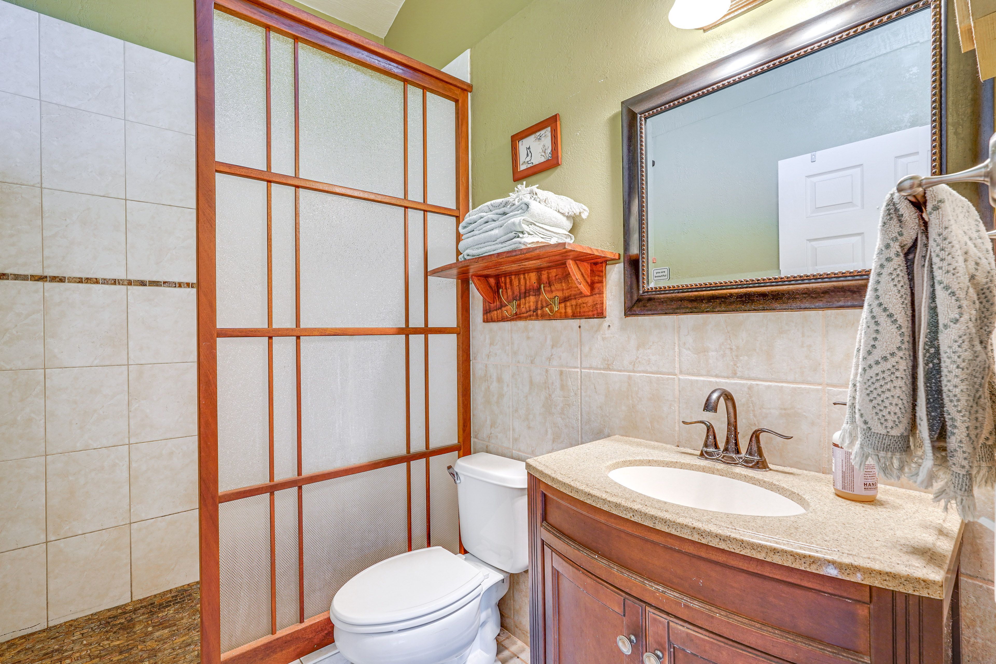 Full Bathroom | 2nd Floor