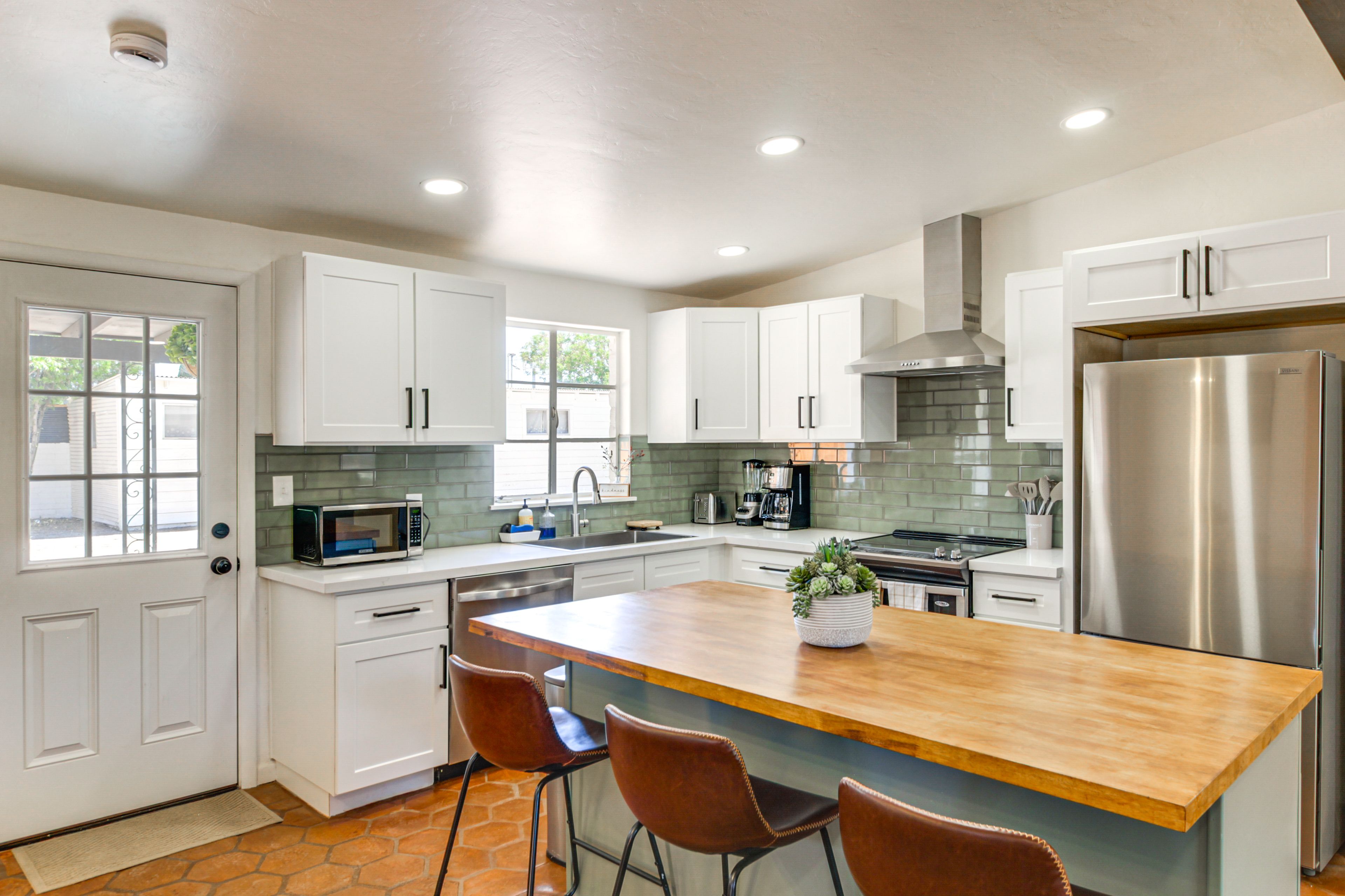 Kitchen | Central A/C & Heat | Drip Coffee Maker | Toaster