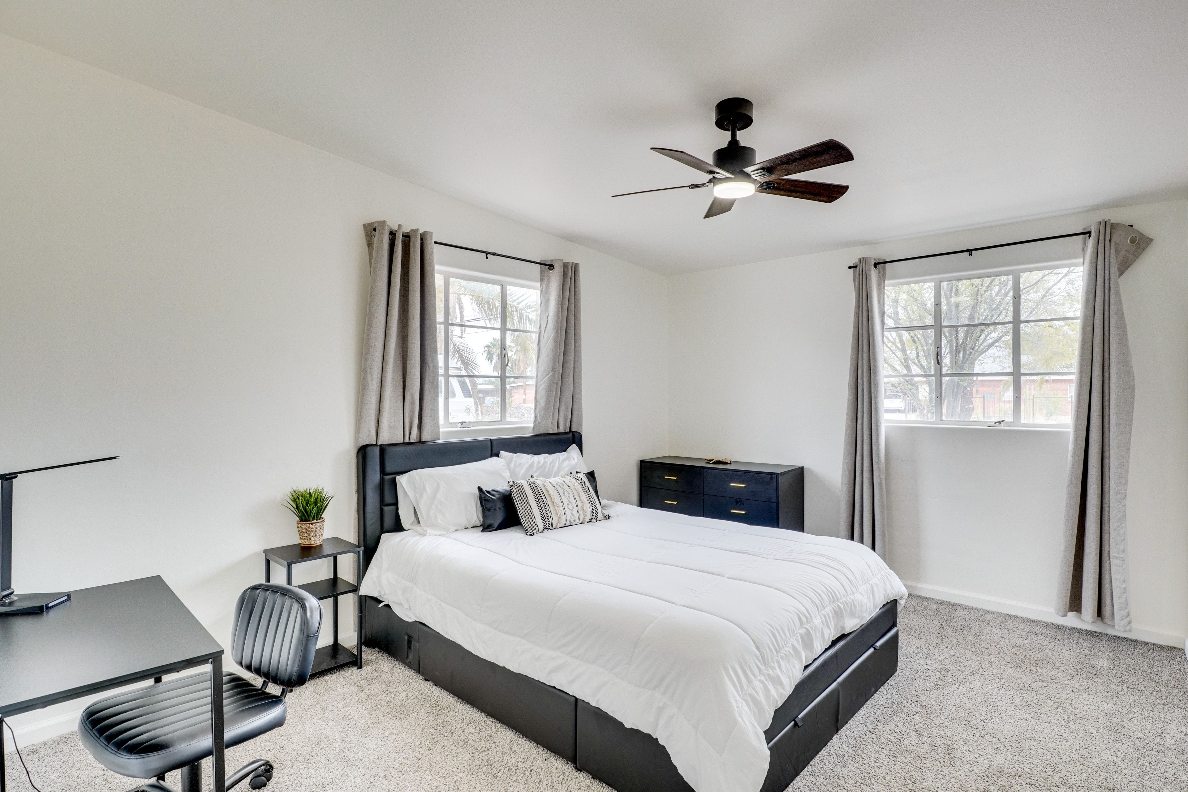 Bedroom 2 | Queen Bed