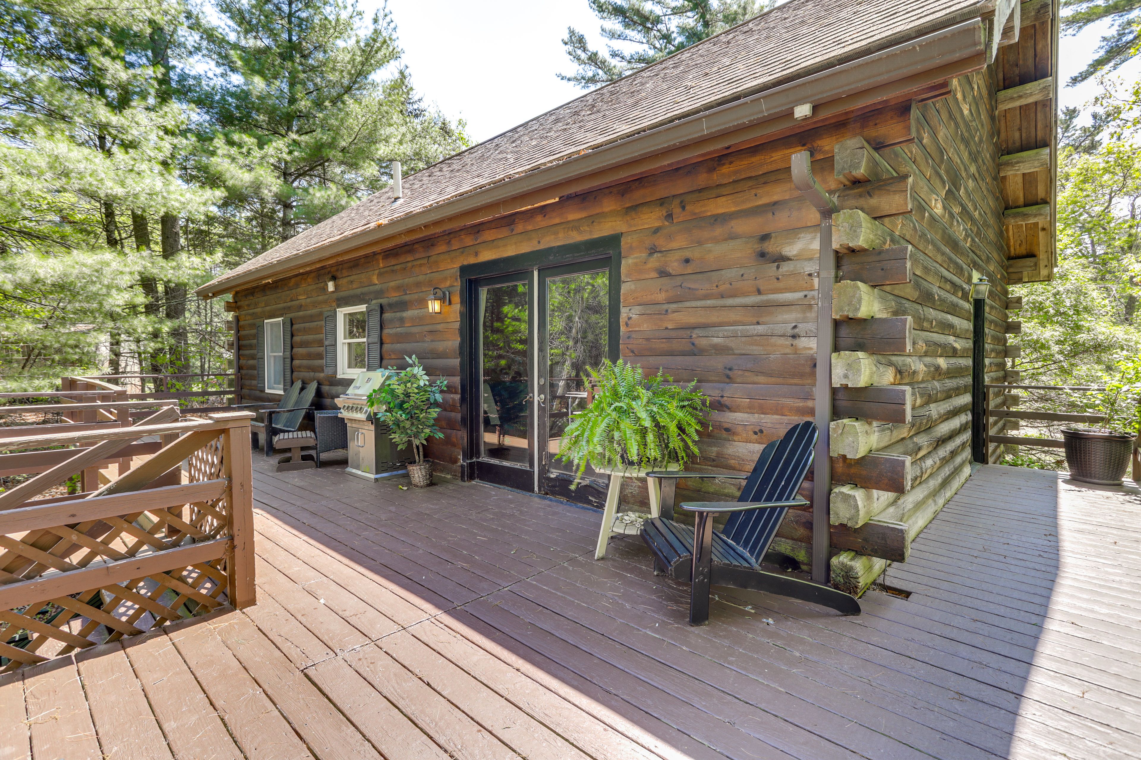 Plymouth Vacation Rental | 2BR | 1BA | 1,800 Sq Ft | 3 Steps to Enter