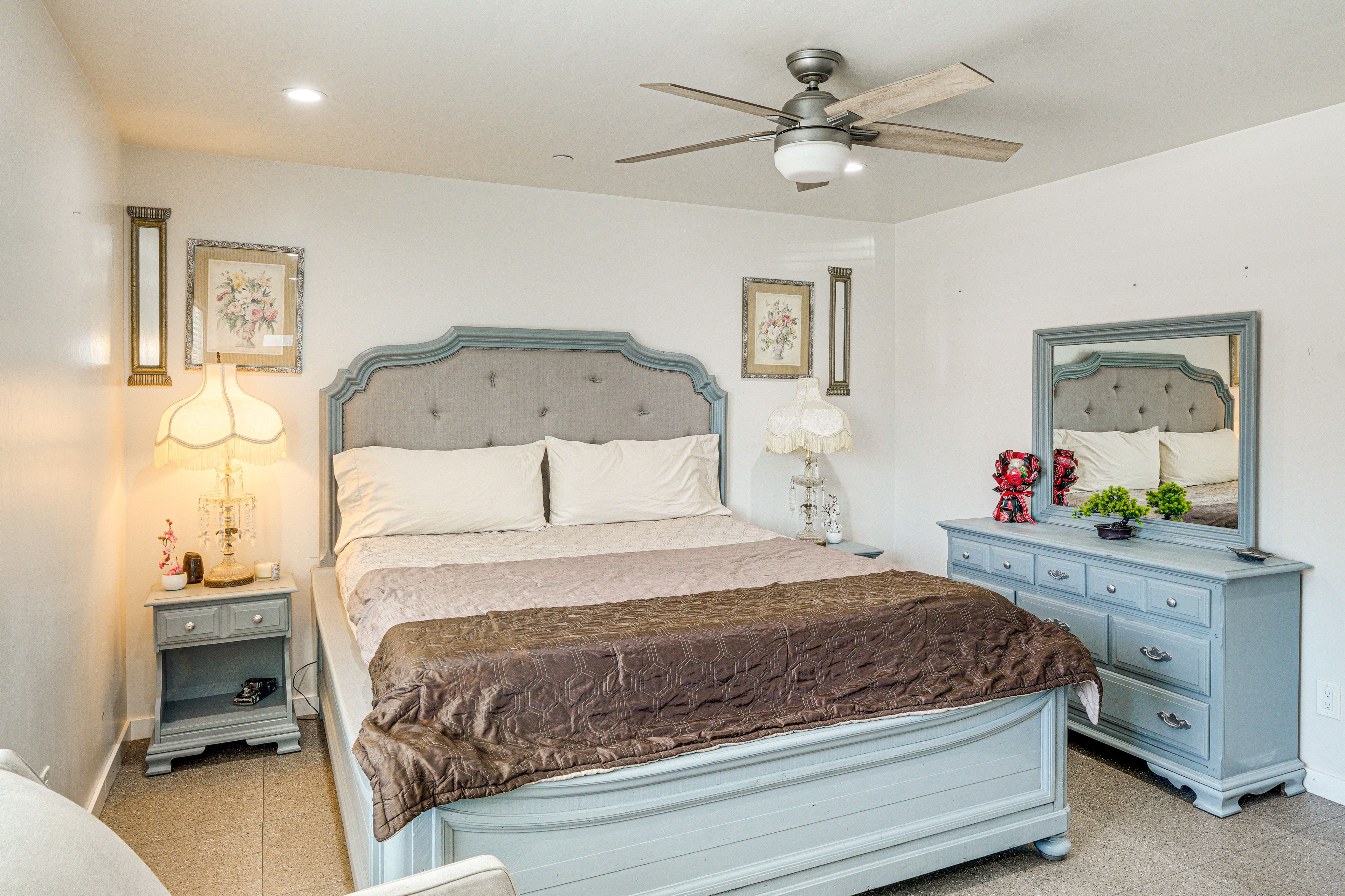 Bedroom 1 | King Bed | Smart TV
