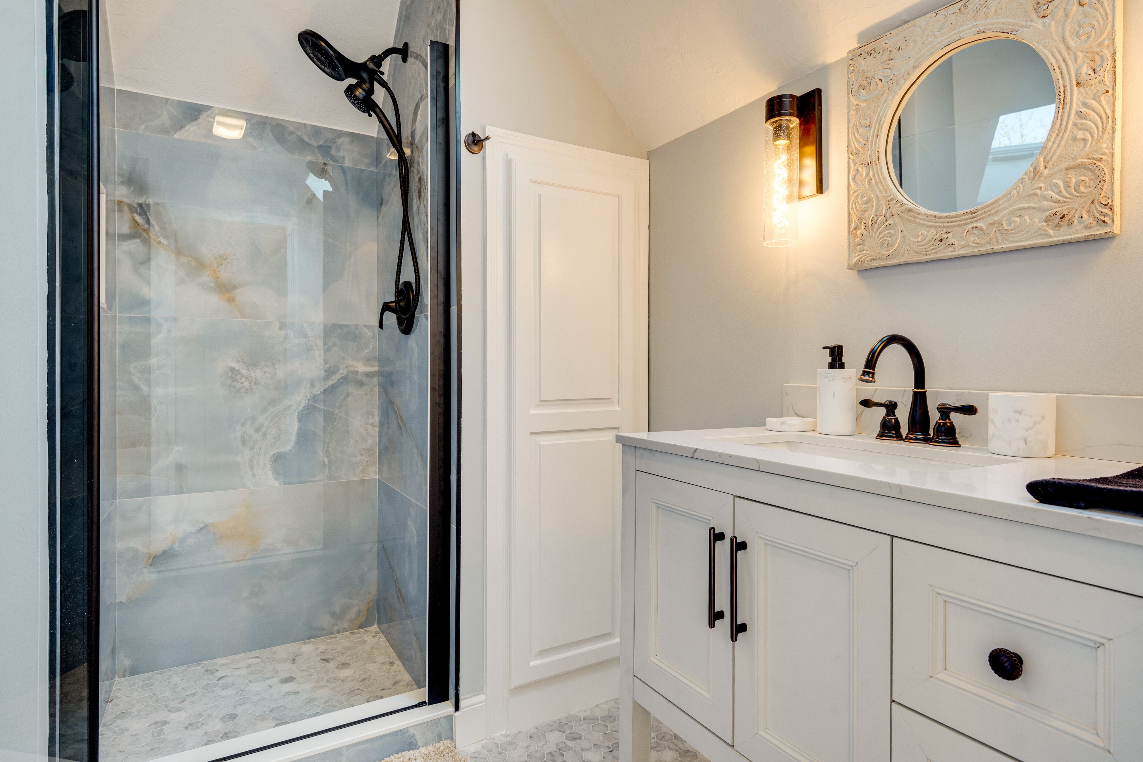 En-Suite Bathroom | 2nd Floor