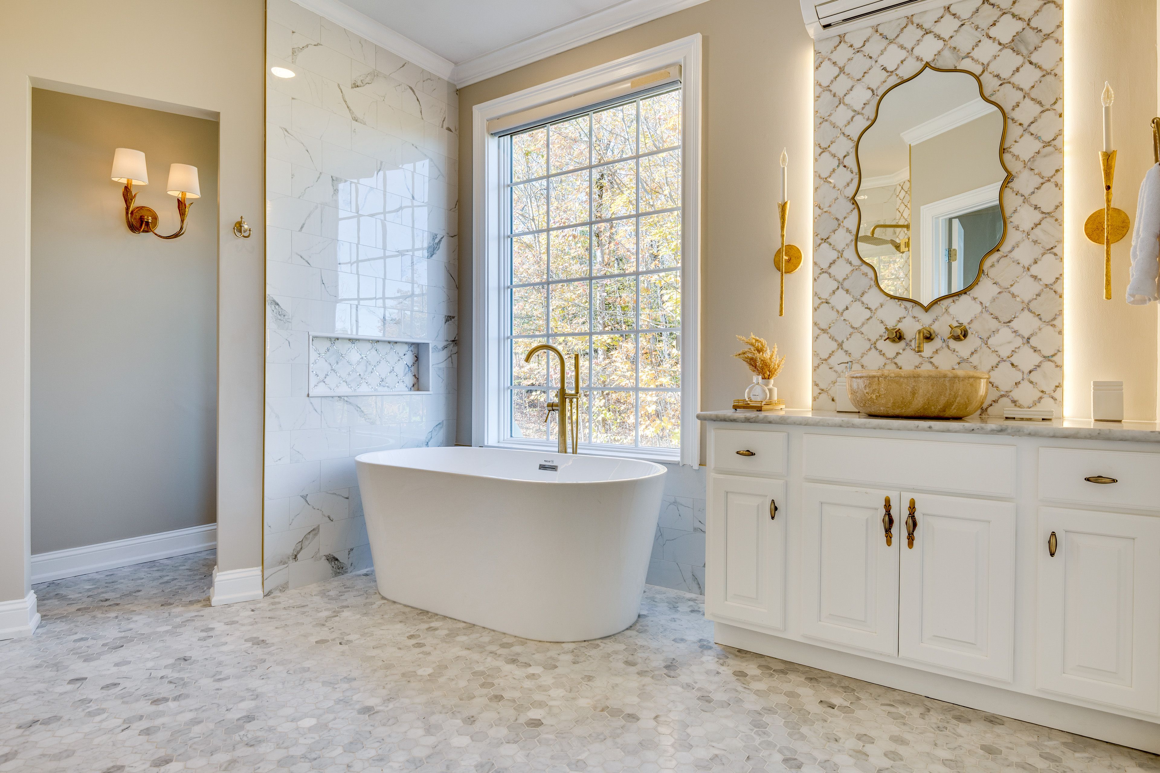 En-Suite Bathroom | Towels Provided | 1st Floor