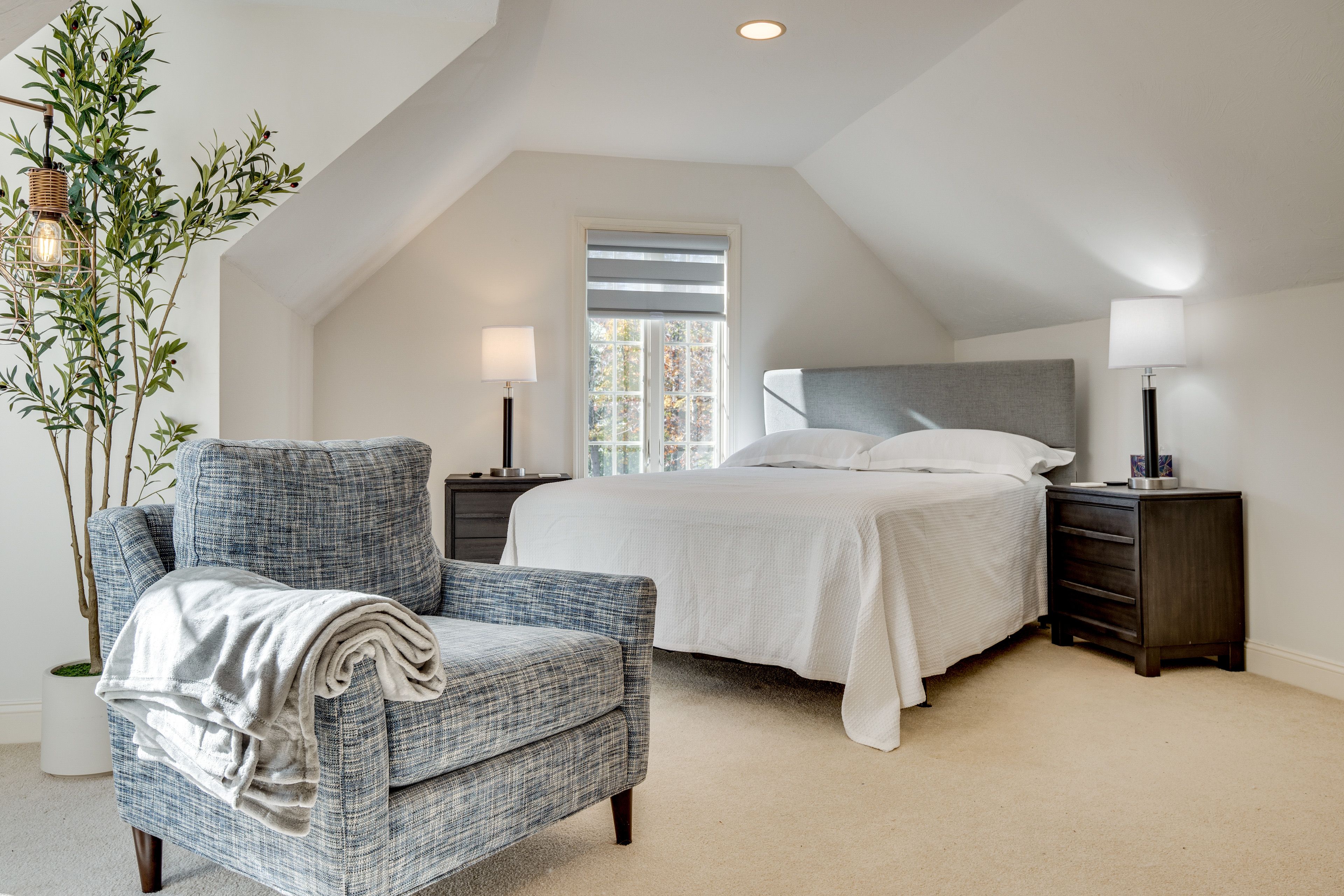 Bedroom 2 | King Bed | 2nd Floor