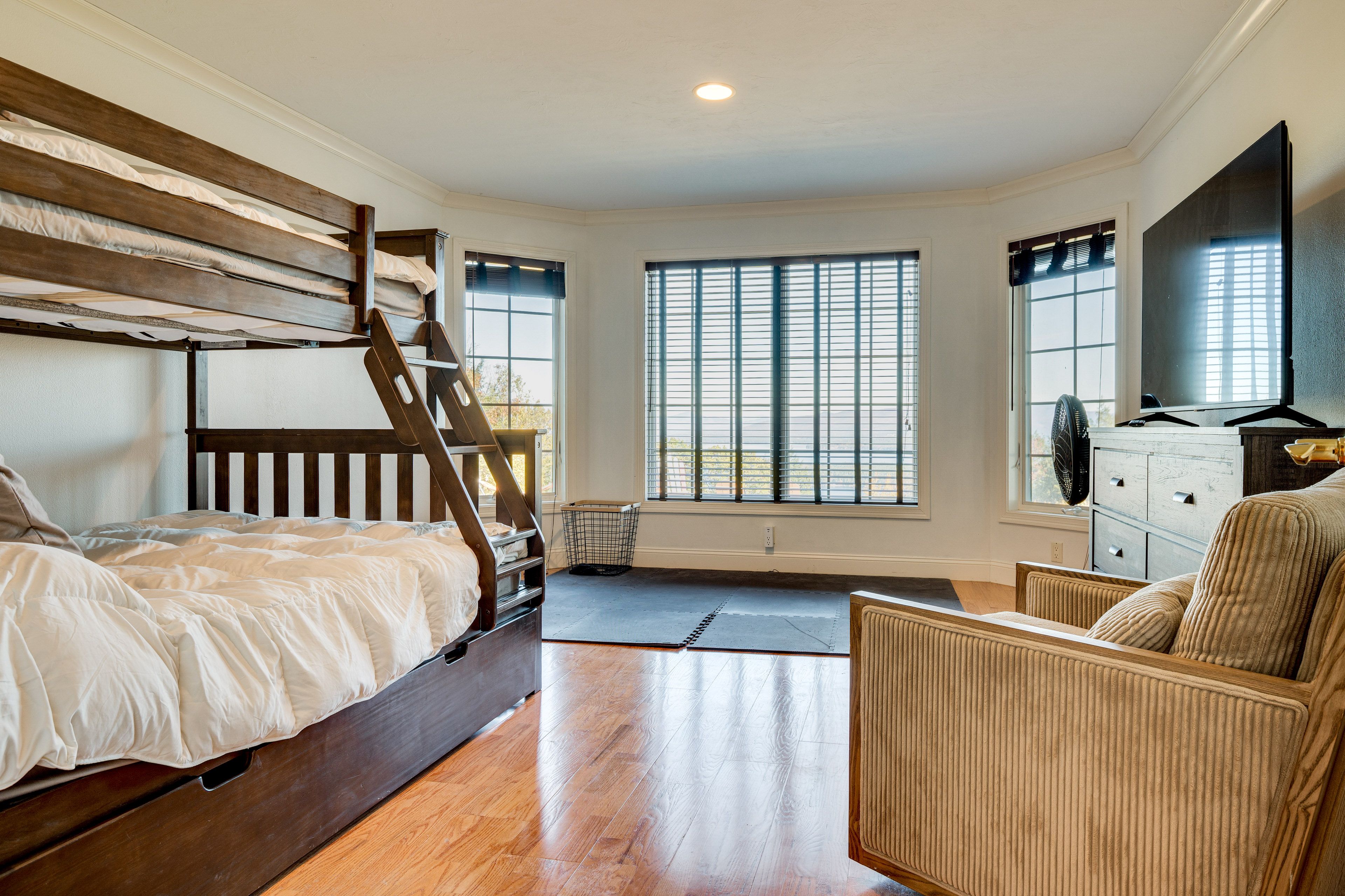 Bedroom 5 | Twin/Full Bunk Bed w/ Twin Trundle | Basement Level
