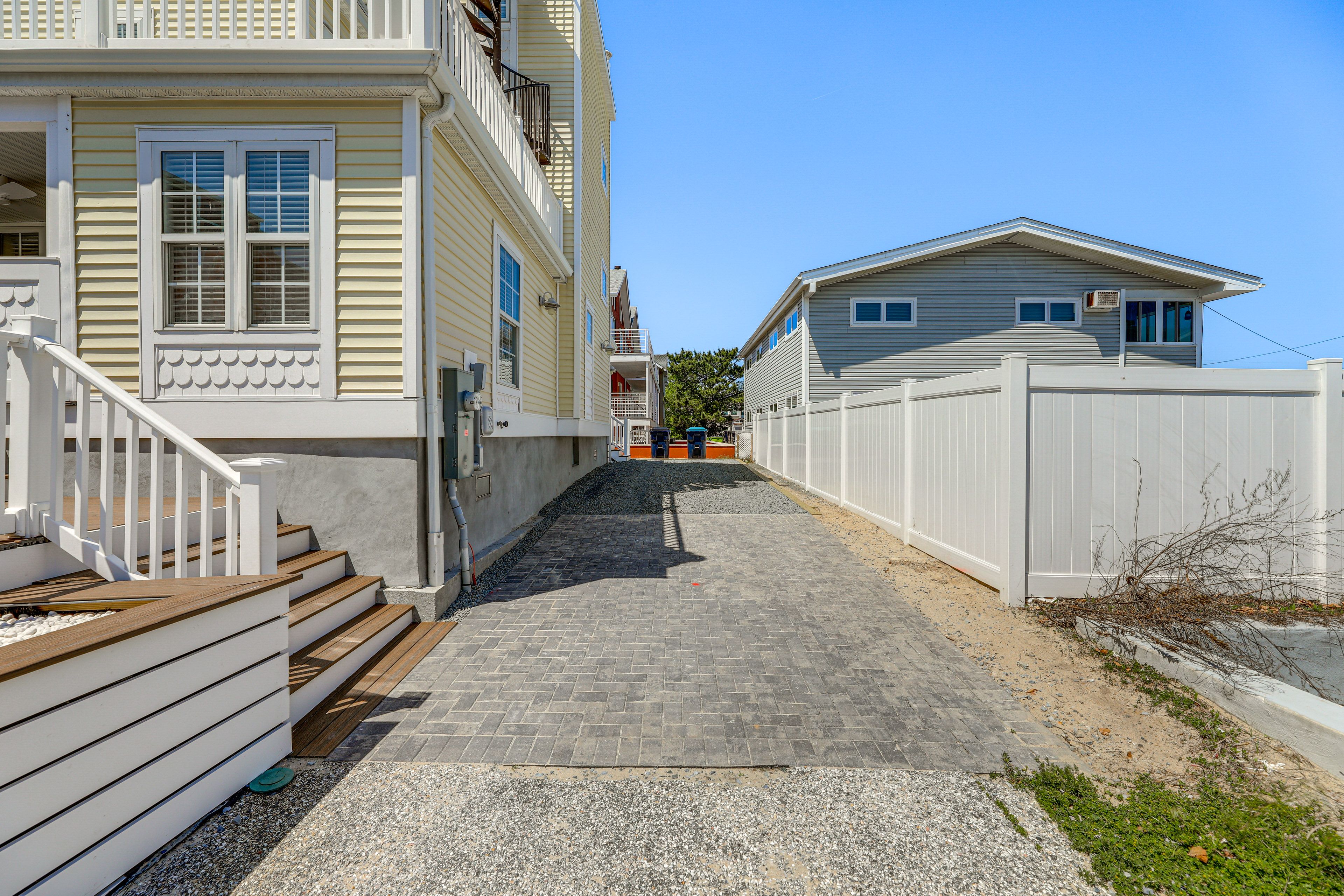 Driveway | Parking (3 Vehicles)