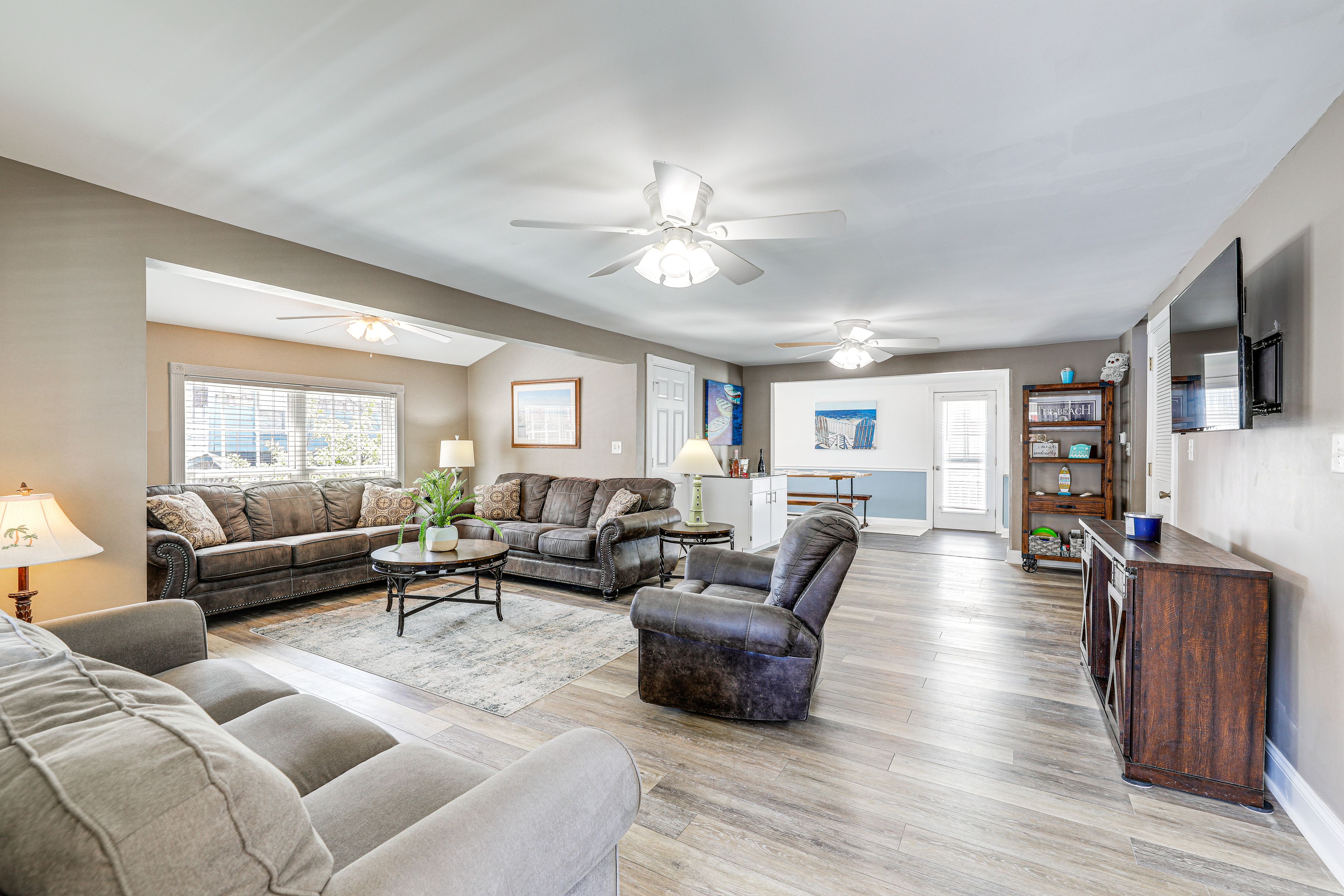 Living Room | 1st Floor | Central A/C & Heating | Flat-Screen TV