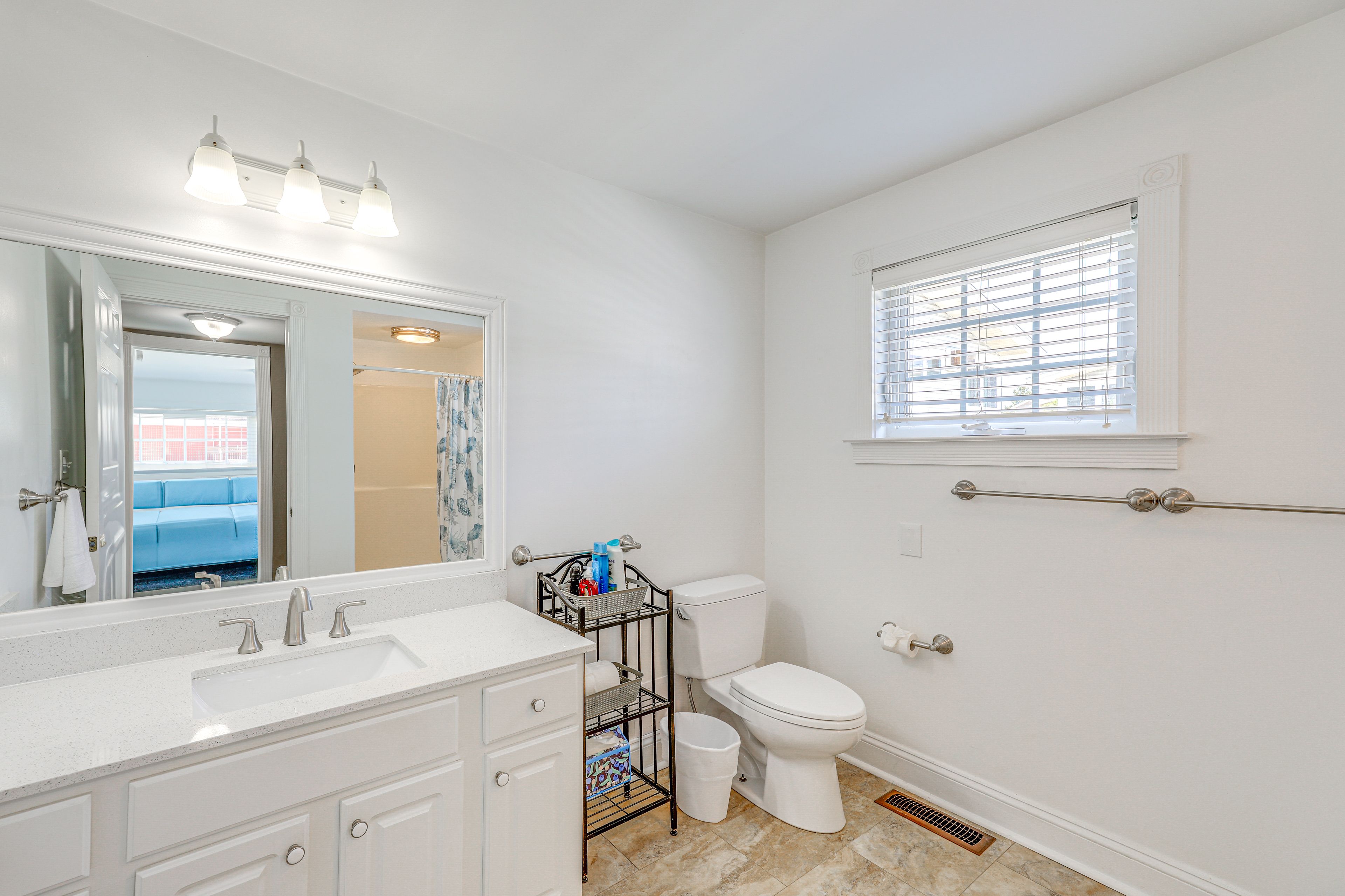 Full Bathroom | 1st Floor