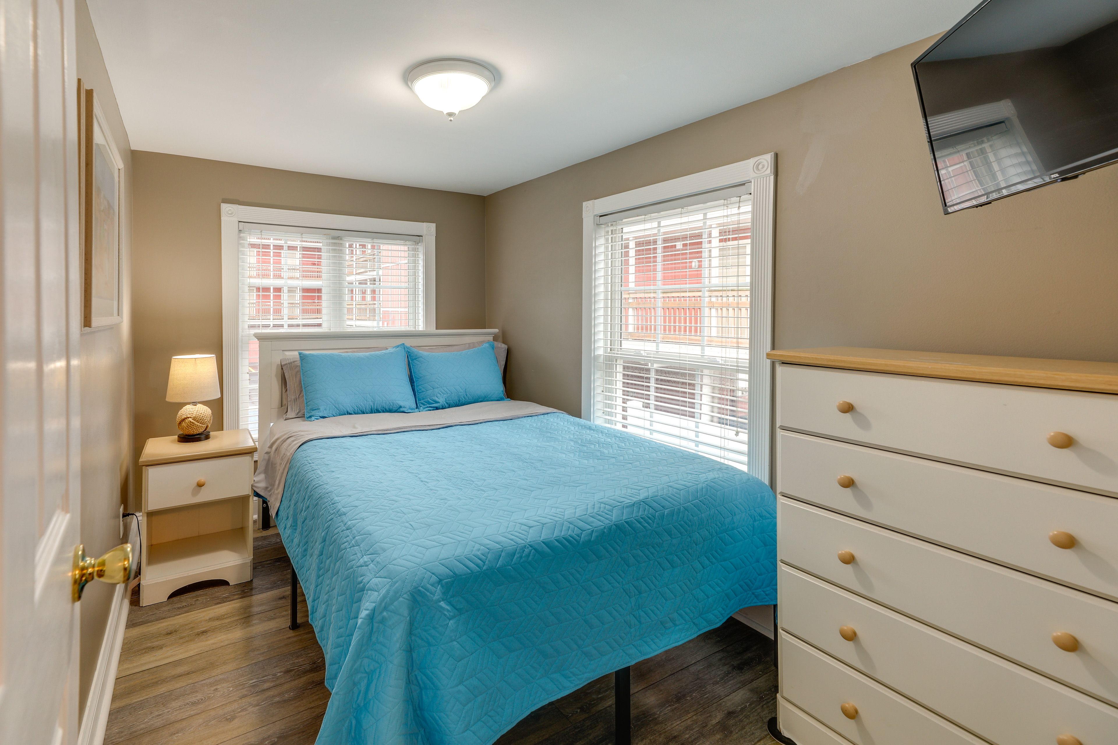 Bedroom 6 | 1st Floor | Full Bed