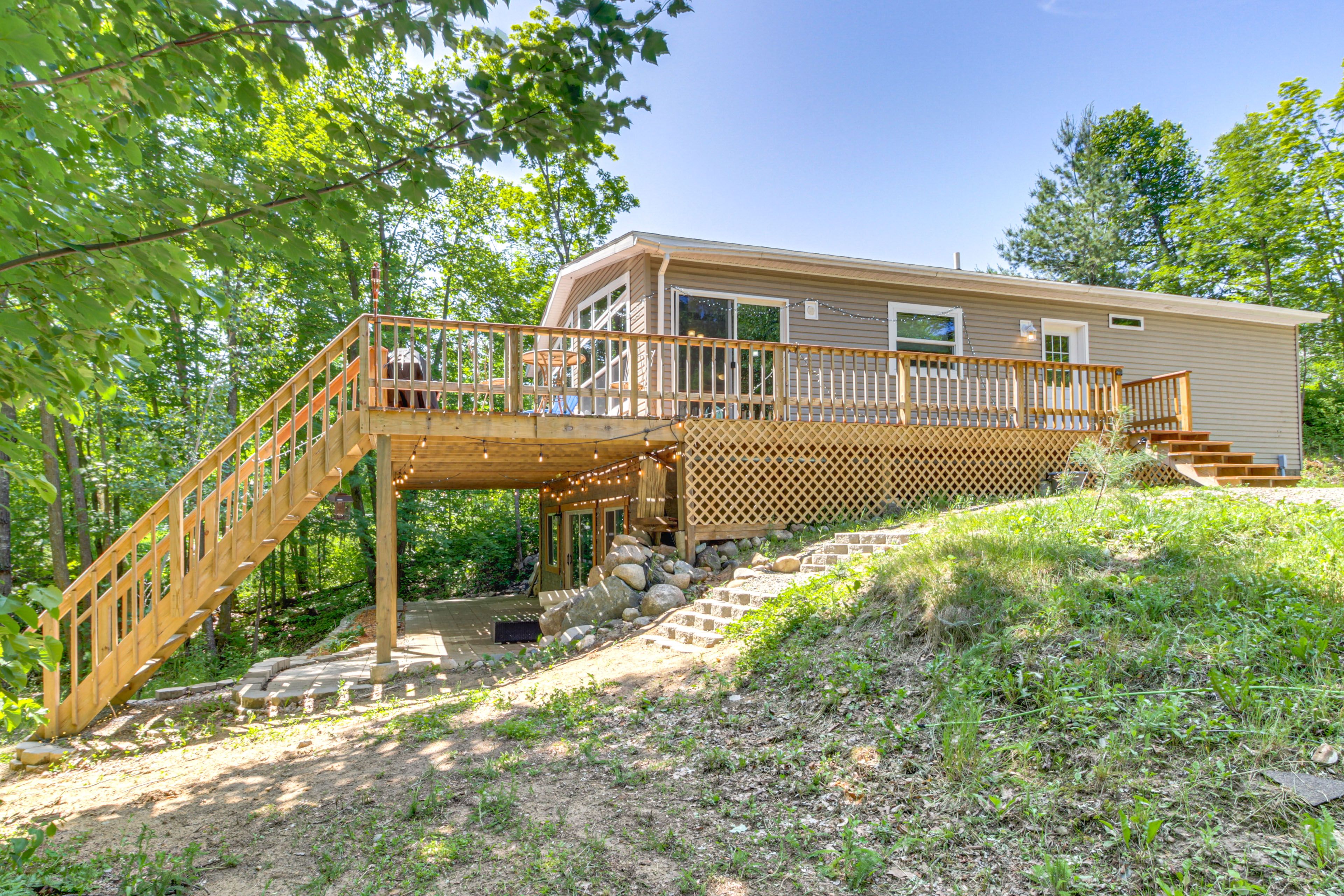 Cabin Exterior | Deck