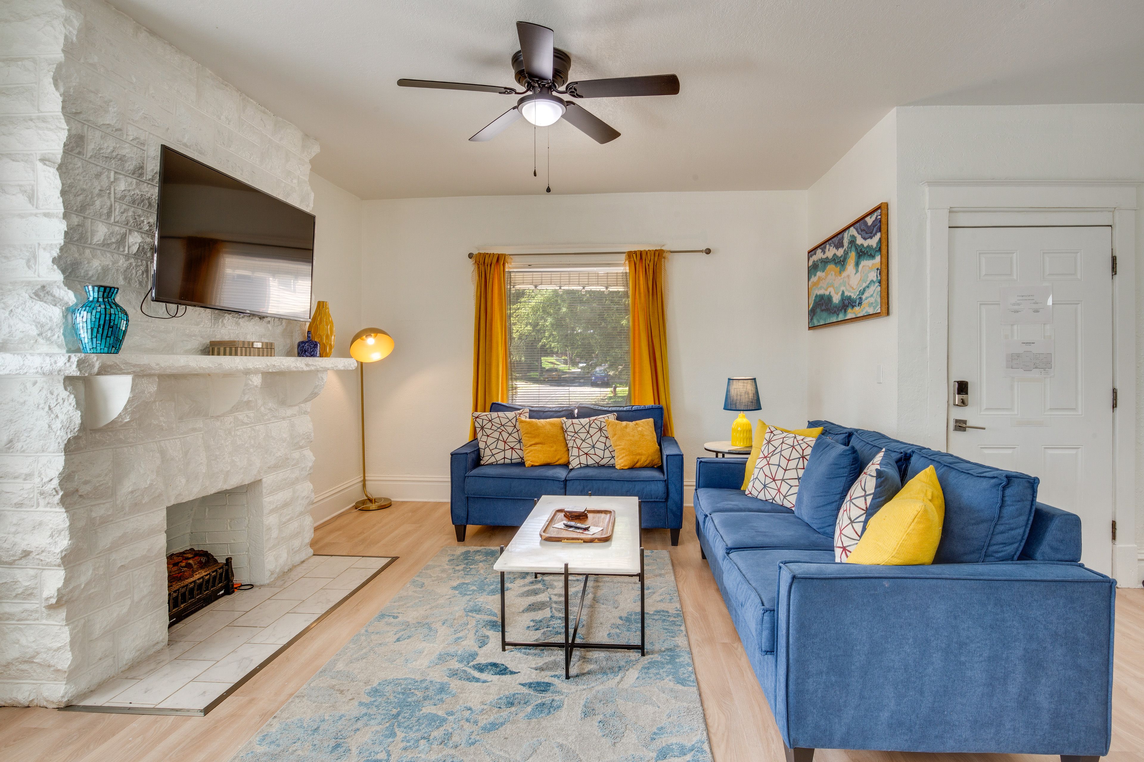 Living Room | Twin Sleeper Sofa | Free WiFi | Window A/C Units | Smart TV