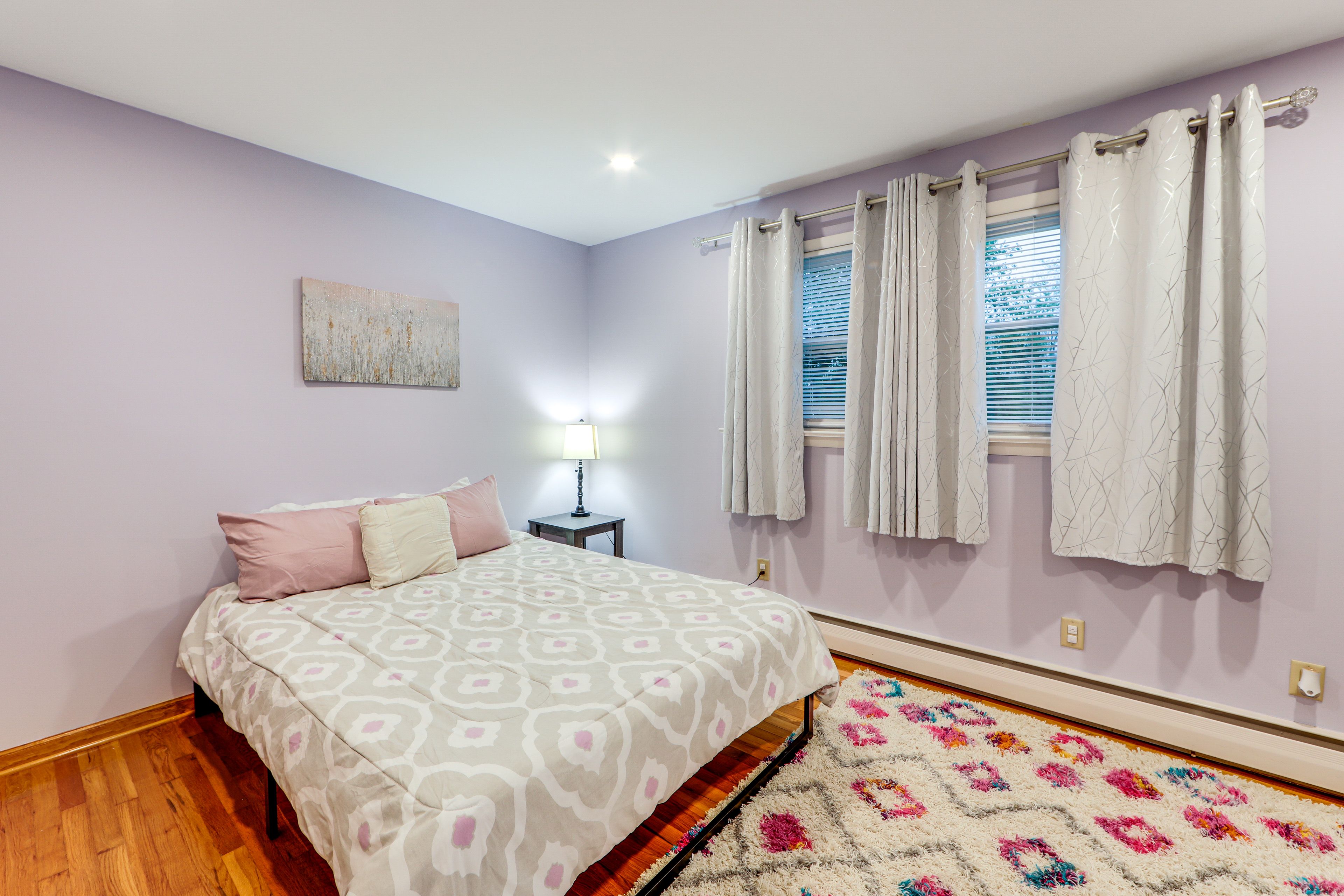 Bedroom 2 | Queen Bed | Smart TV | Workspace