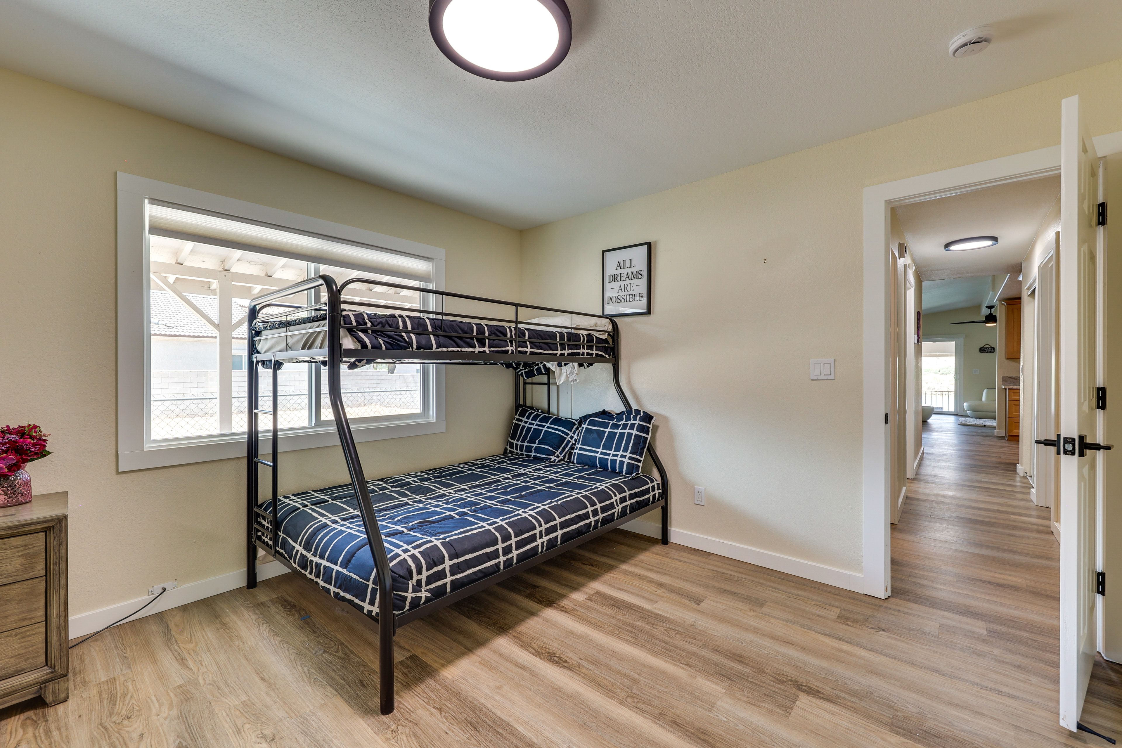 Bedroom 2 | Twin/Full Bunk Bed