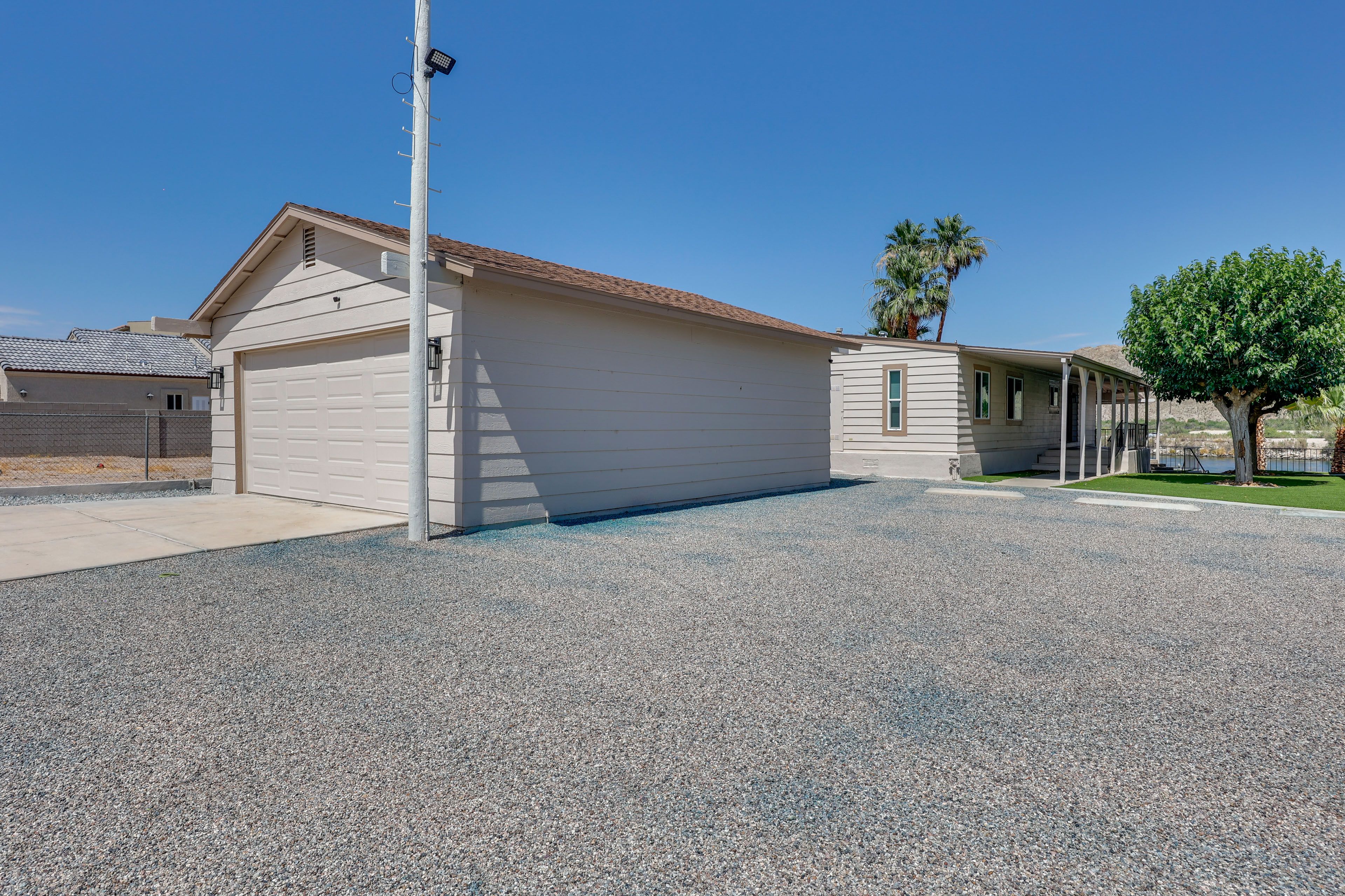 Parking | Driveway (2 Vehicles) | RV/Trailer