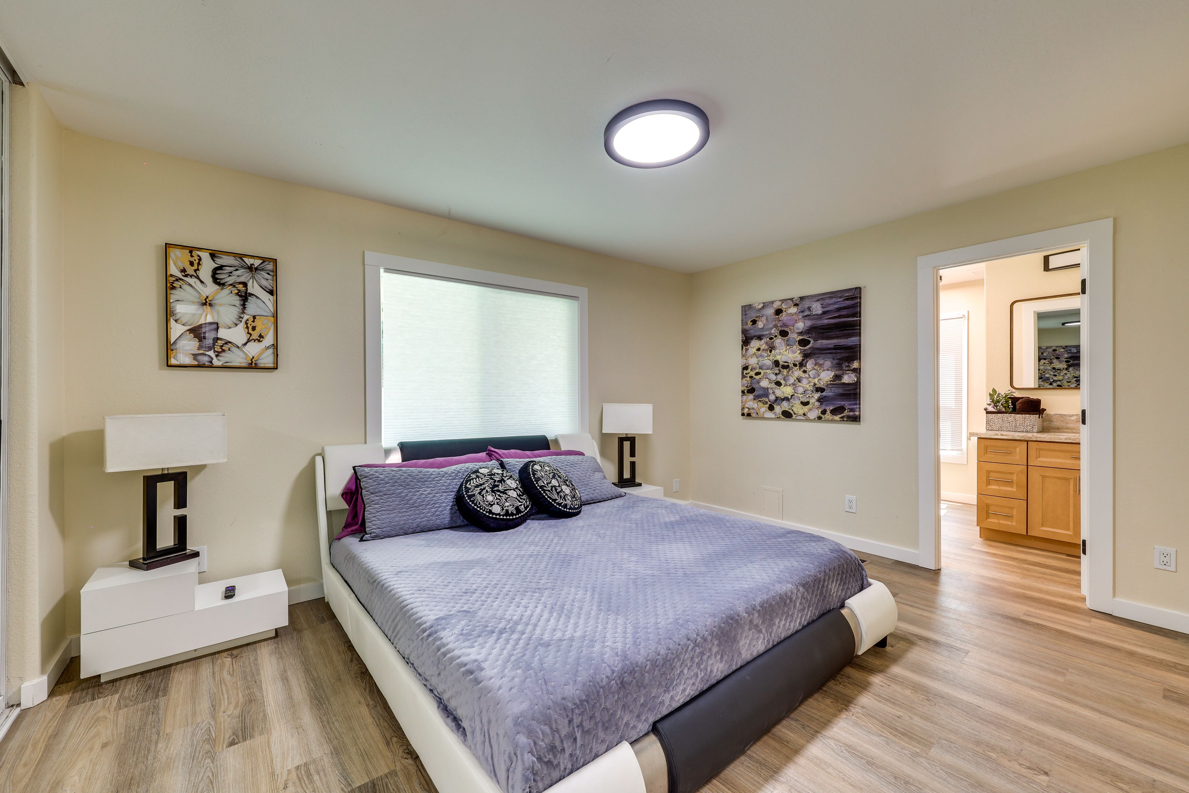 Bedroom 1 | King Bed | Linens