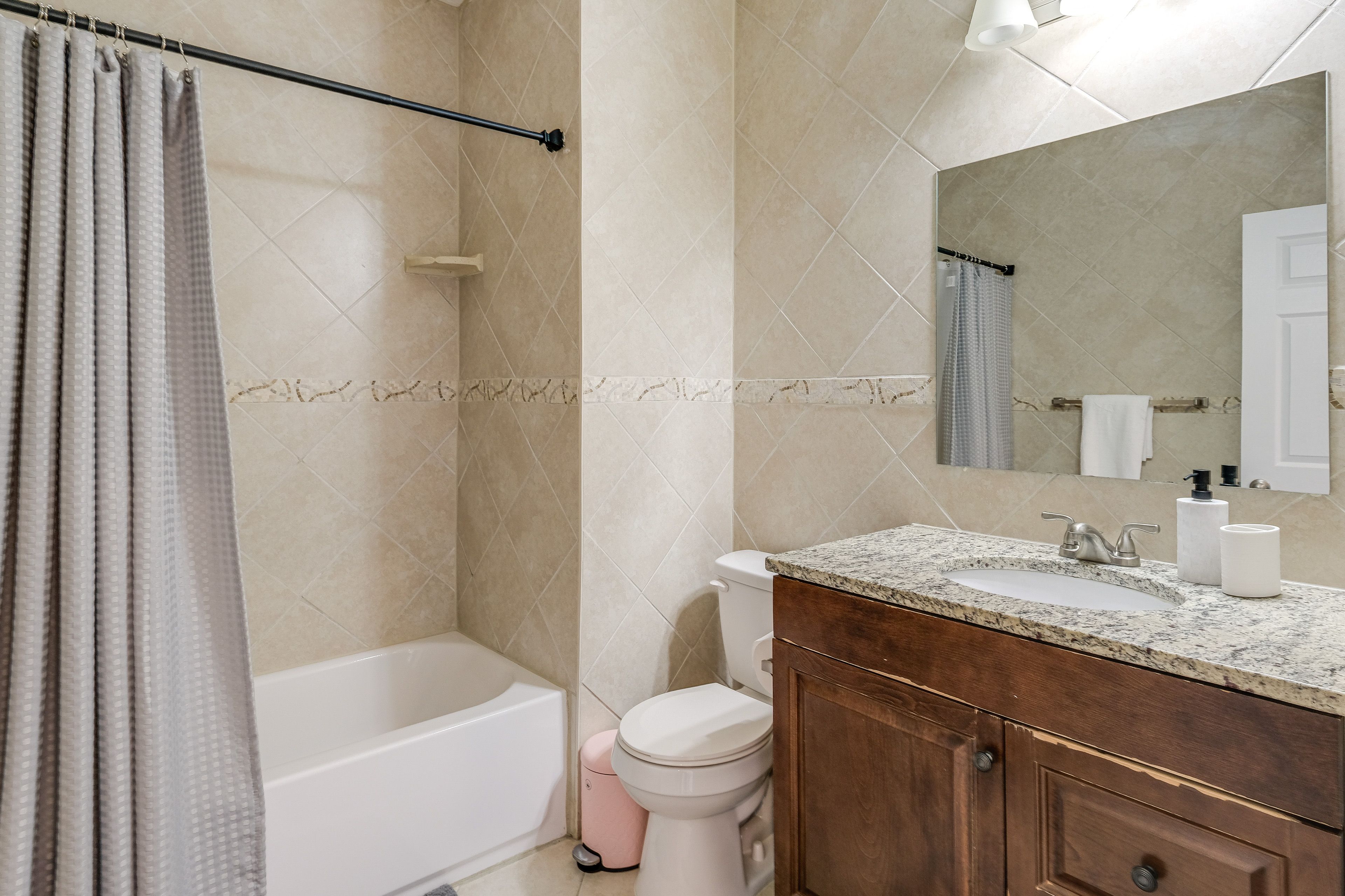 Full Bathroom | 2nd Floor