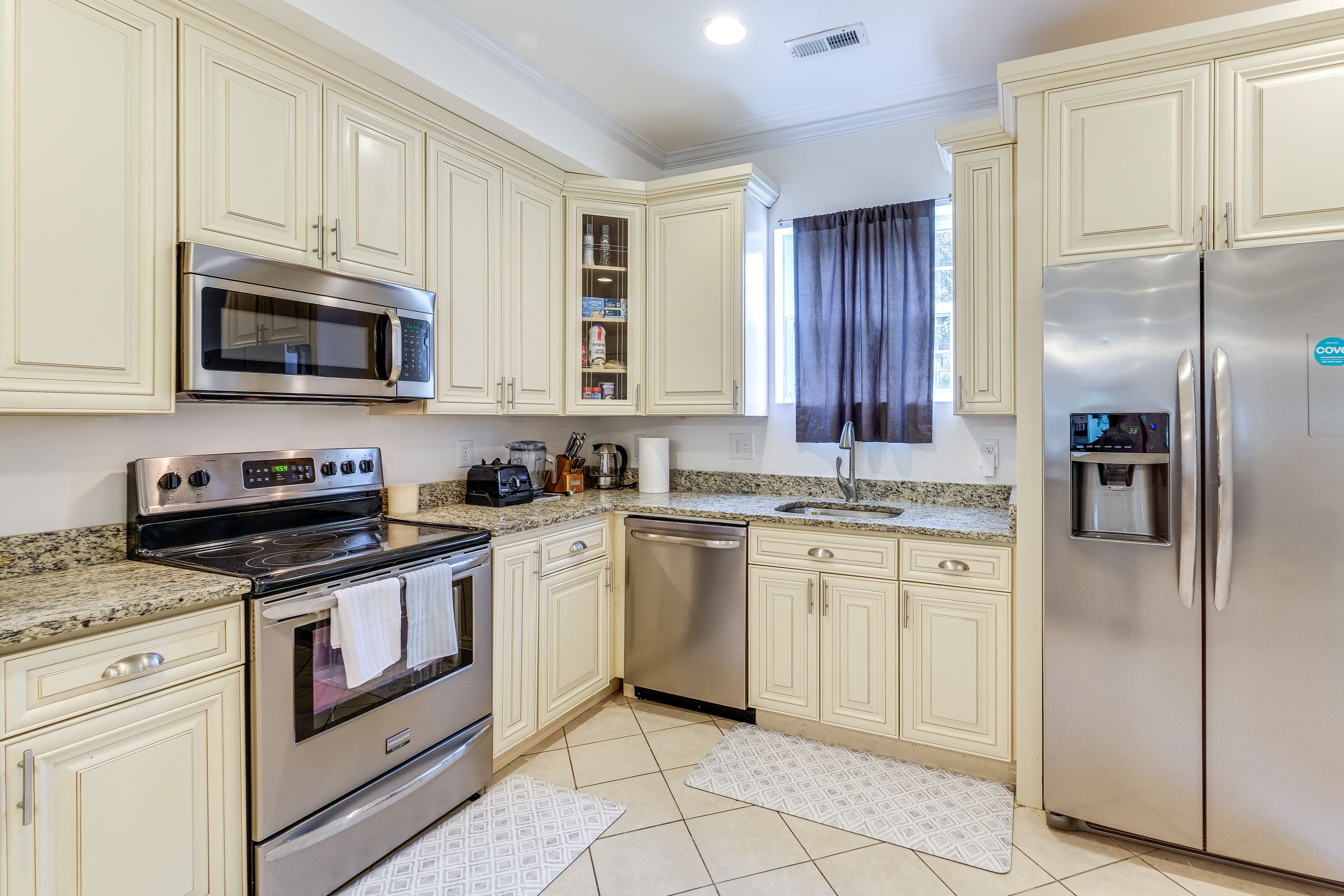 Kitchen | Drip Coffee Maker | Dishwasher | Toaster | 1st Floor