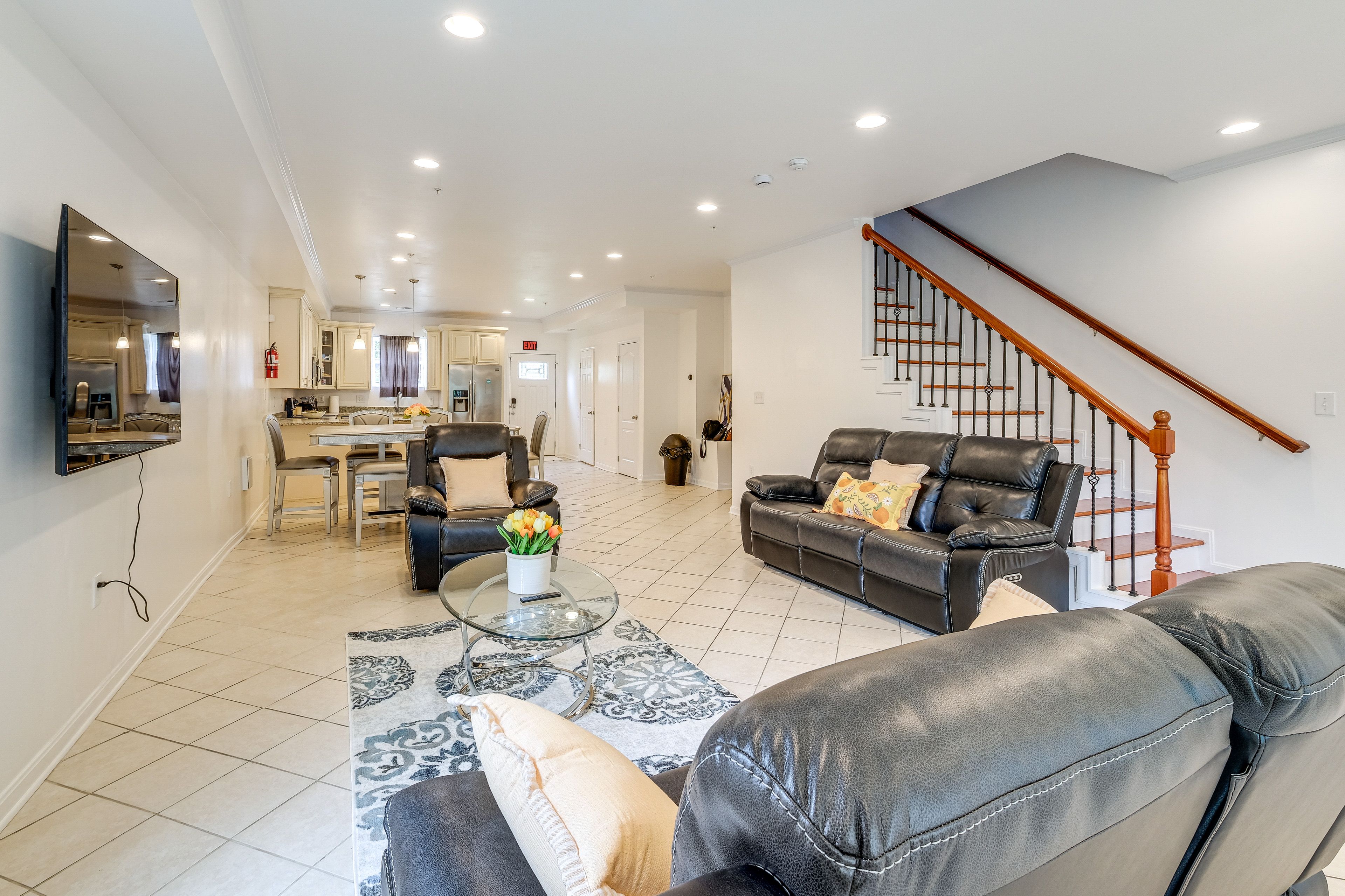 Washington Vacation Rental | 4BR | 3.5BA | 3,000 Sq Ft | 9 Steps to Enter