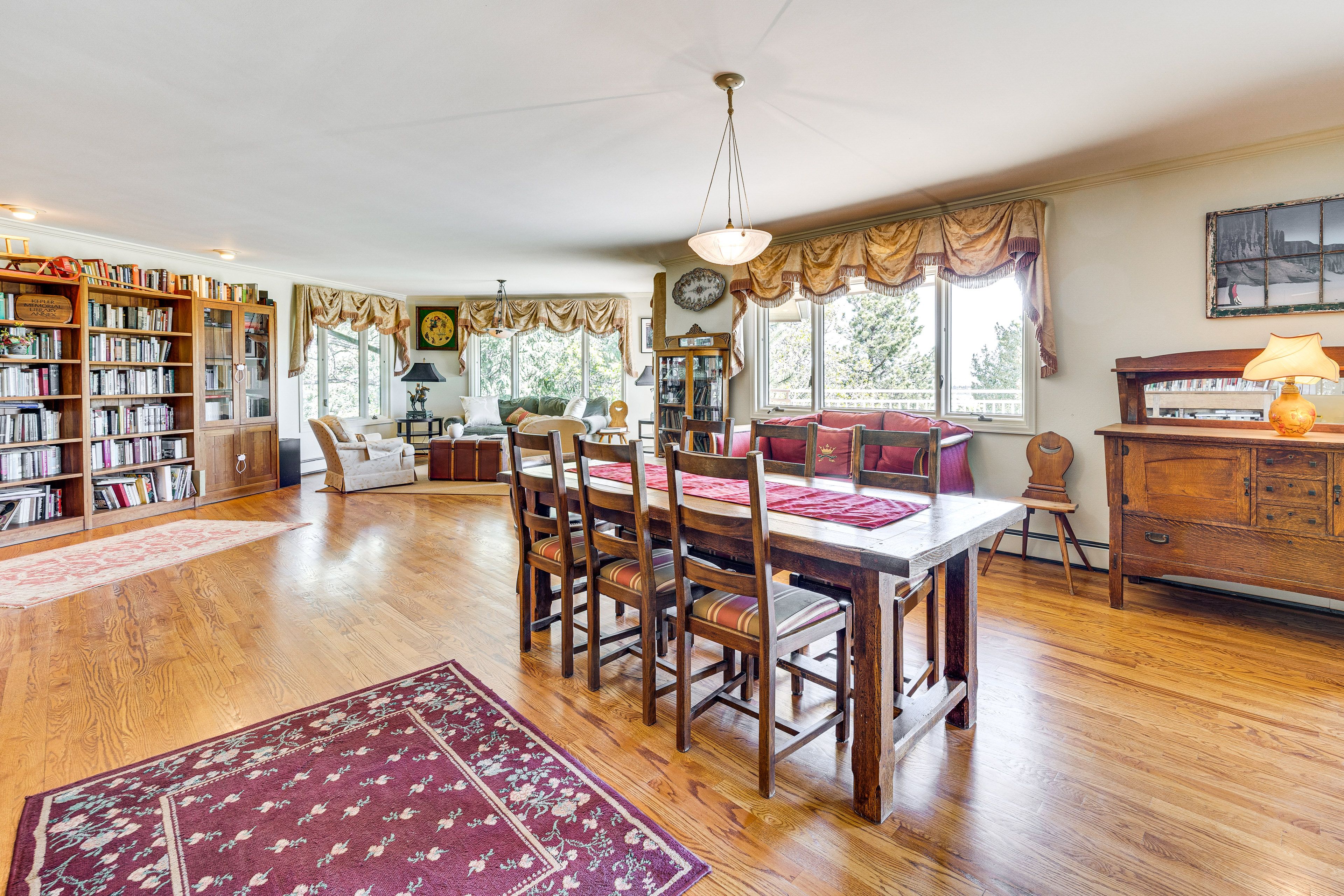 Dining Area | Dishware & Flatware