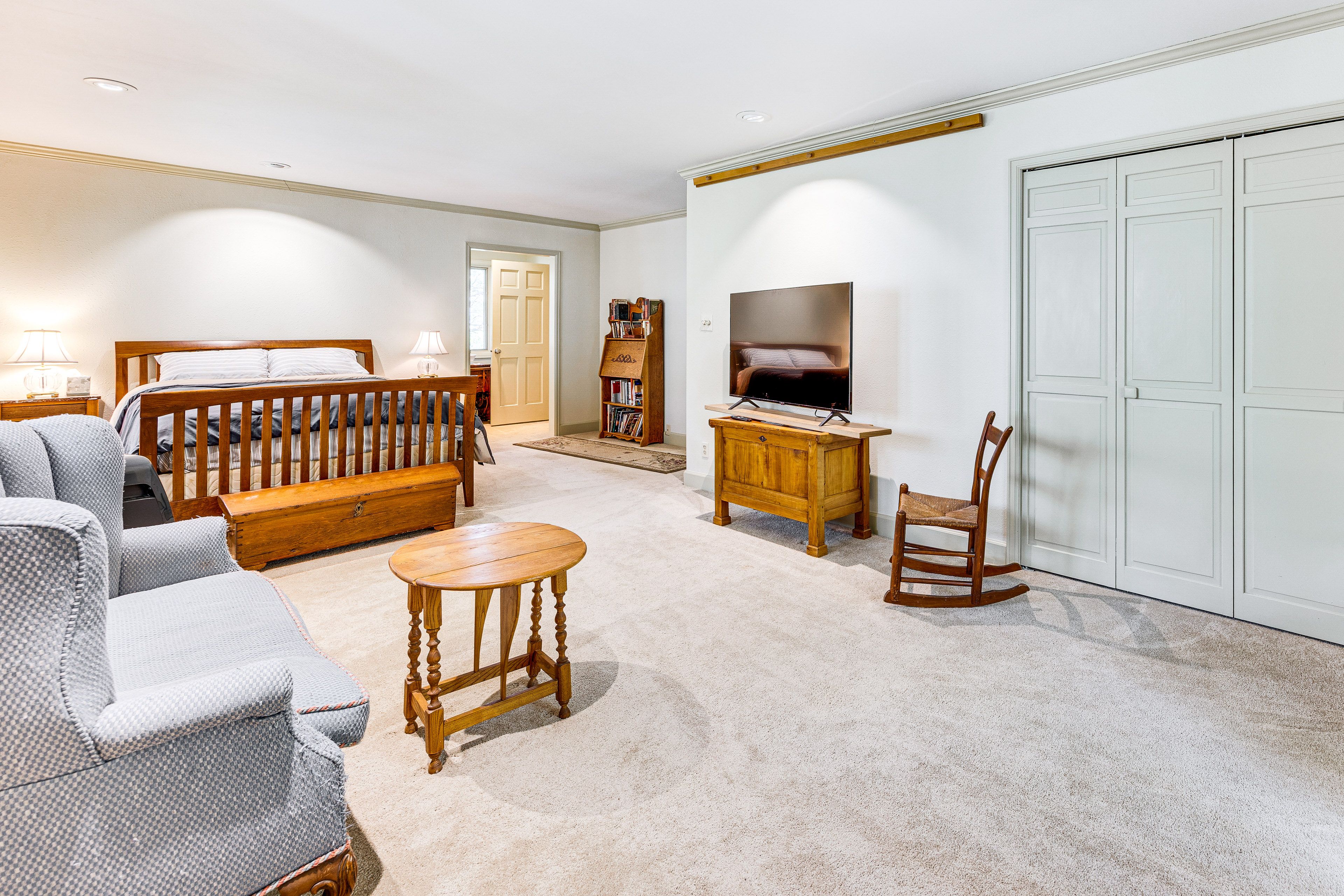Bedroom 1 | Queen Bed | Linens